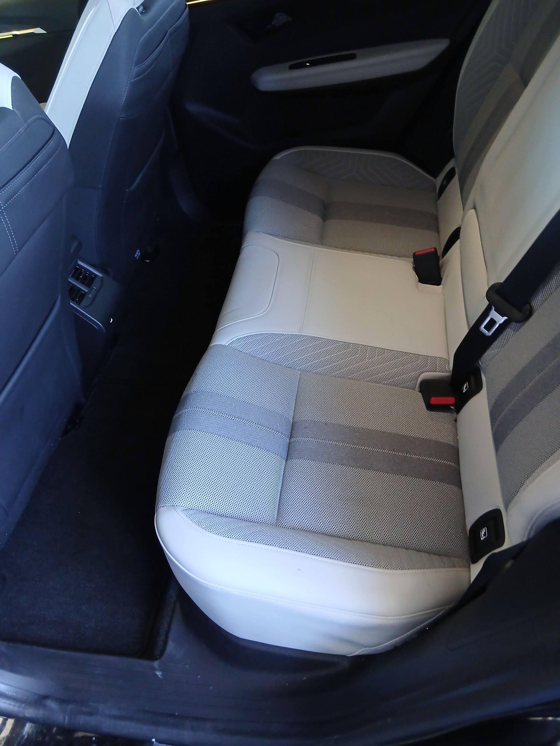 RENAULT Scénic E-Tech Long Range Evolution/Auto fahrbar ,Hagelschaden wie auf dem Bilder-image-13