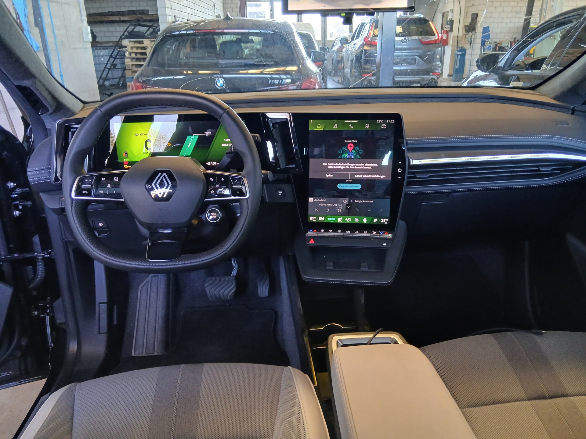 RENAULT Scénic E-Tech Long Range Evolution/Auto fahrbar ,Hagelschaden wie auf dem Bilder-image-11