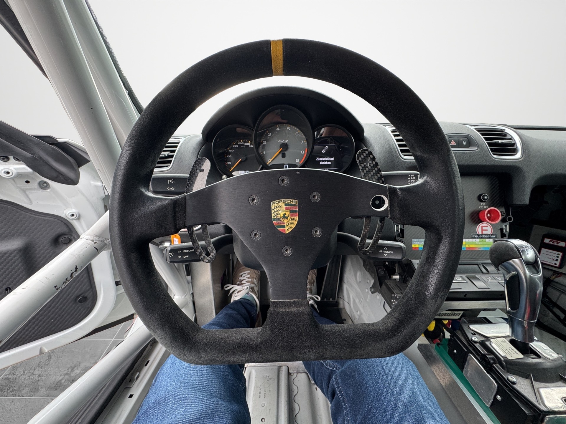 PORSCHE Cayman (981) GT4 Clubsport-image-13