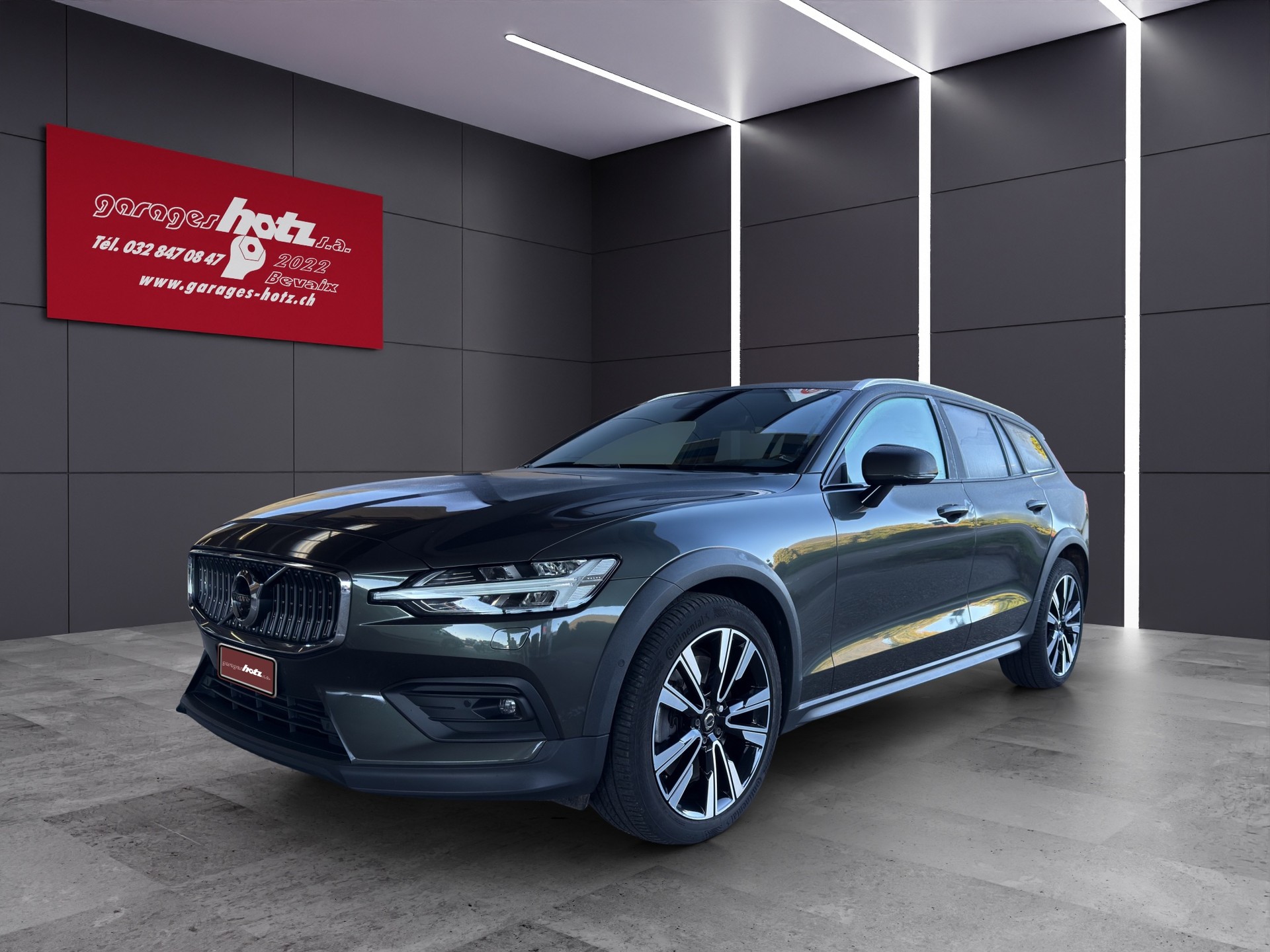 VOLVO V60 Cross Country 2.0 T5 AWD-image-1