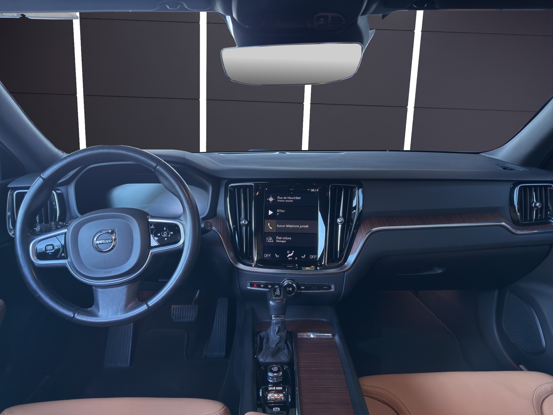 VOLVO V60 Cross Country 2.0 T5 AWD-image-7