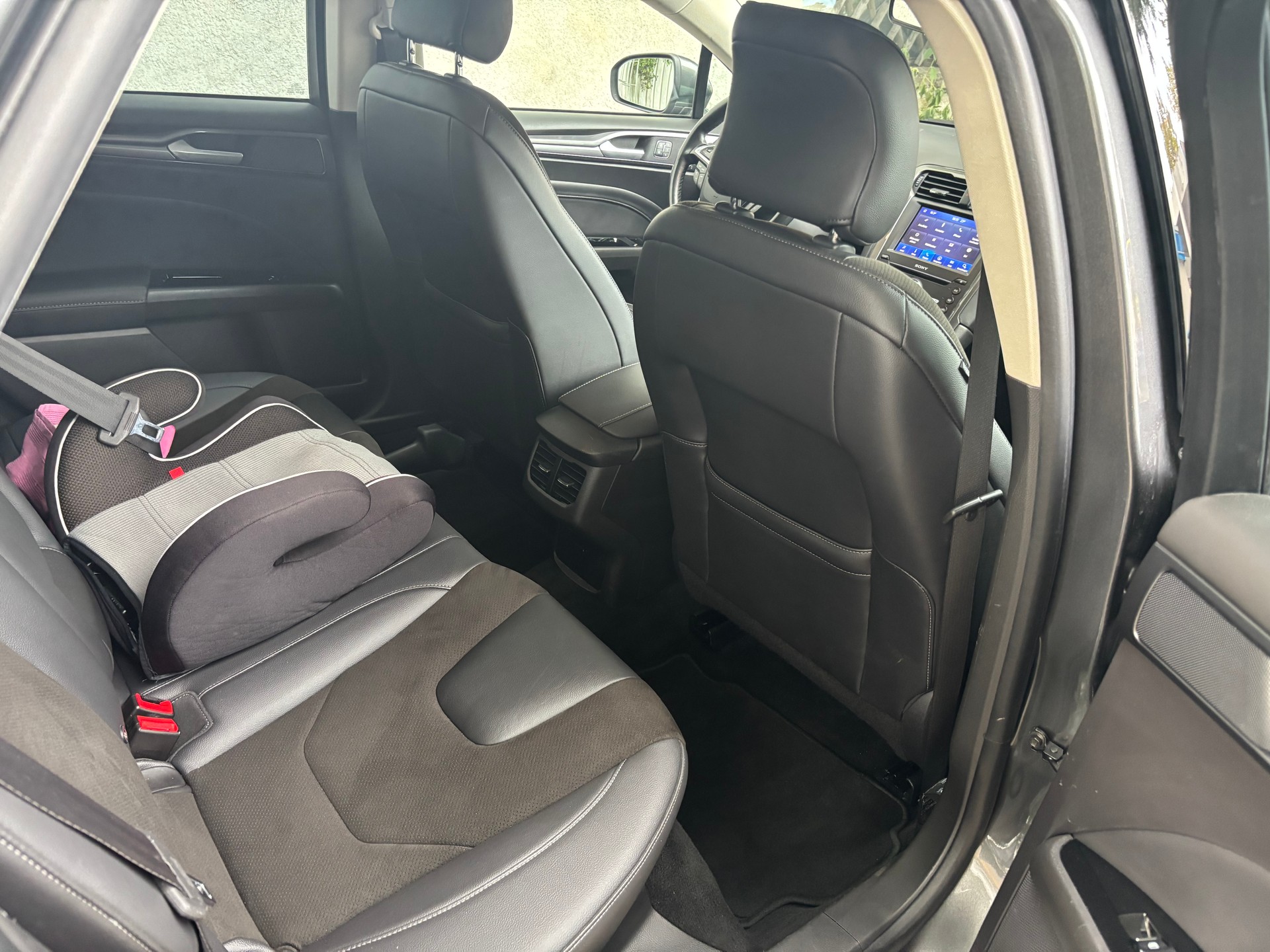 FORD 2.0 HEV 187 Vignale-image-5