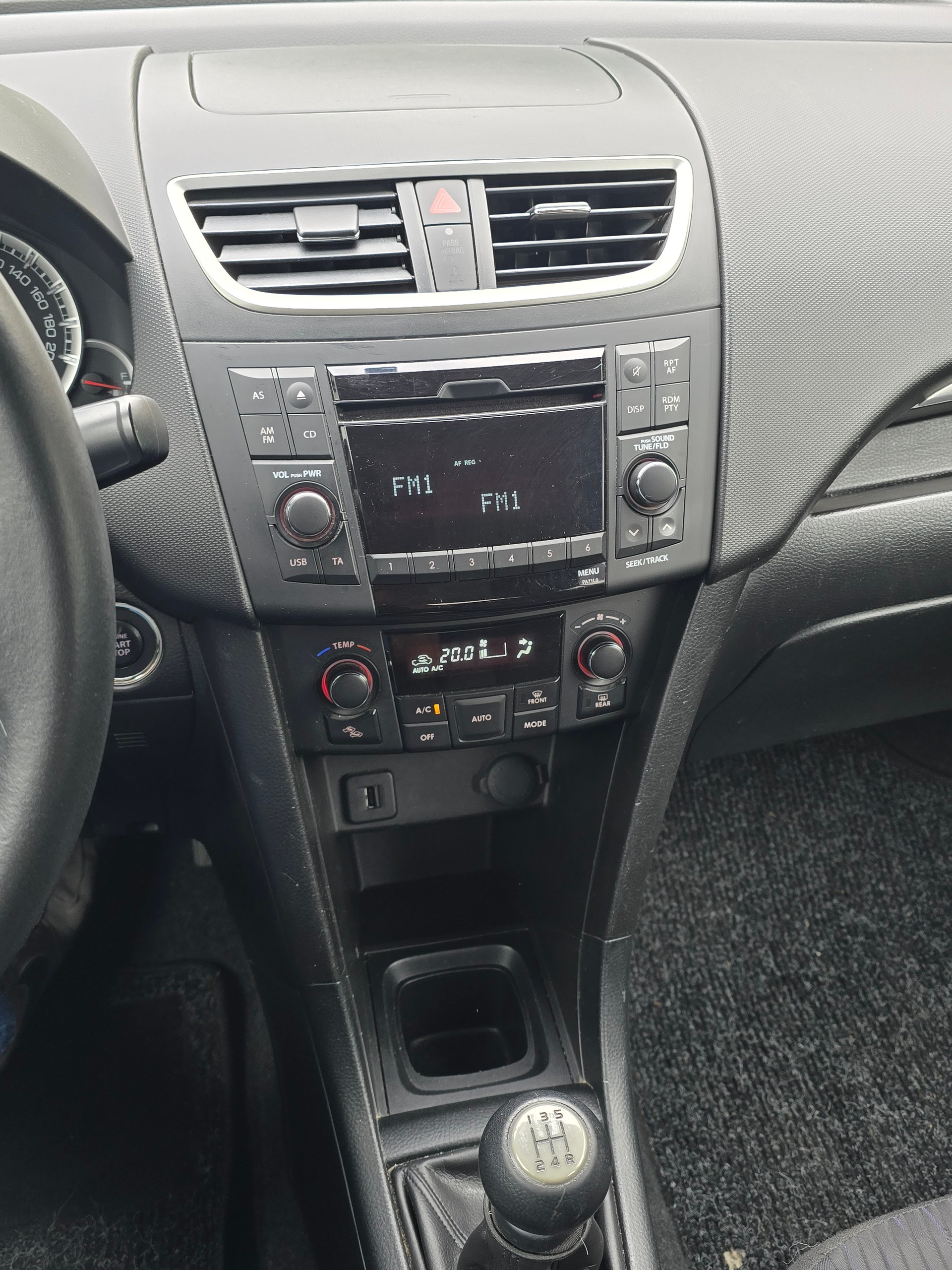 SUZUKI Swift 1.2i 16V GL 4x4-image-11