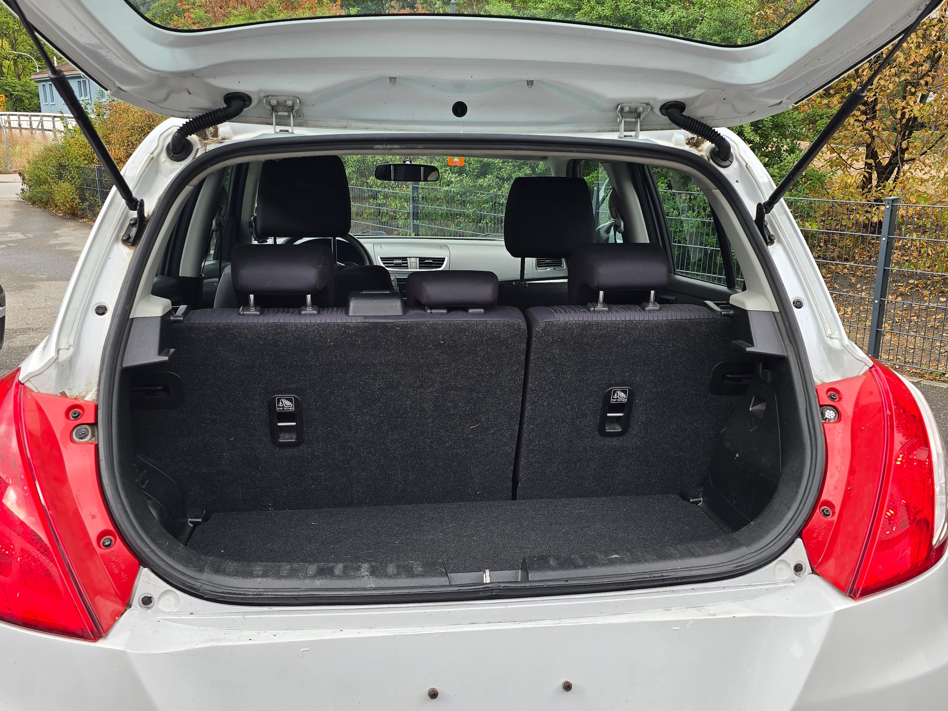 SUZUKI Swift 1.2i 16V GL 4x4-image-6