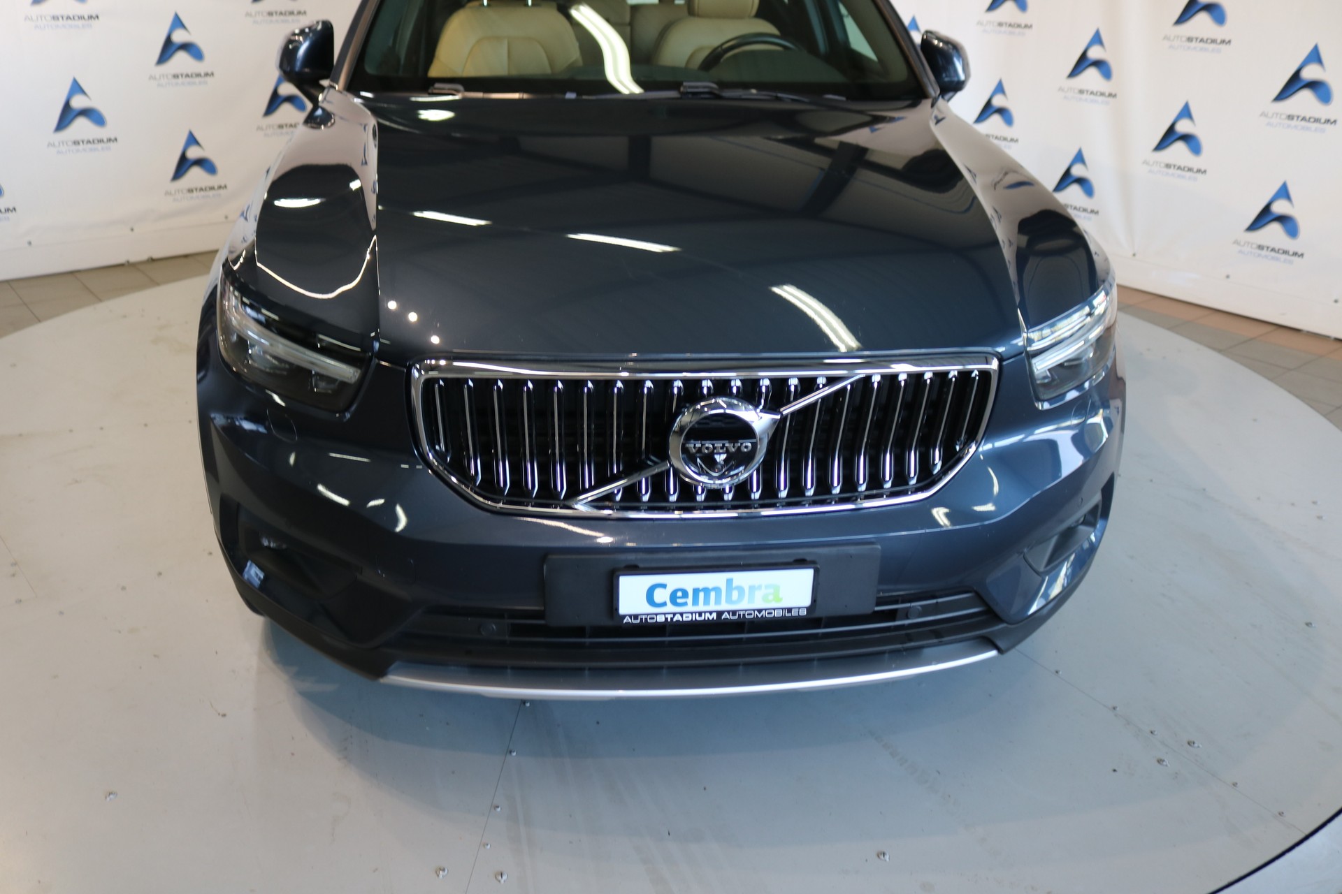 VOLVO XC40 B4 Benzin Mild Hybrid AWD Momentum Geartronic-image-27