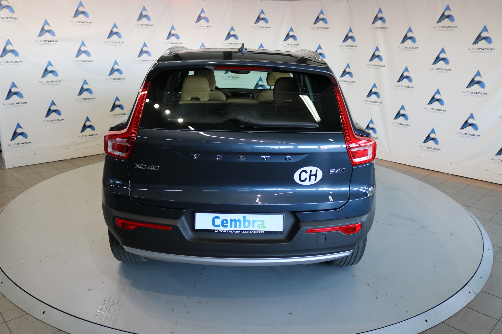 VOLVO XC40 B4 Benzin Mild Hybrid AWD Momentum Geartronic-image-18