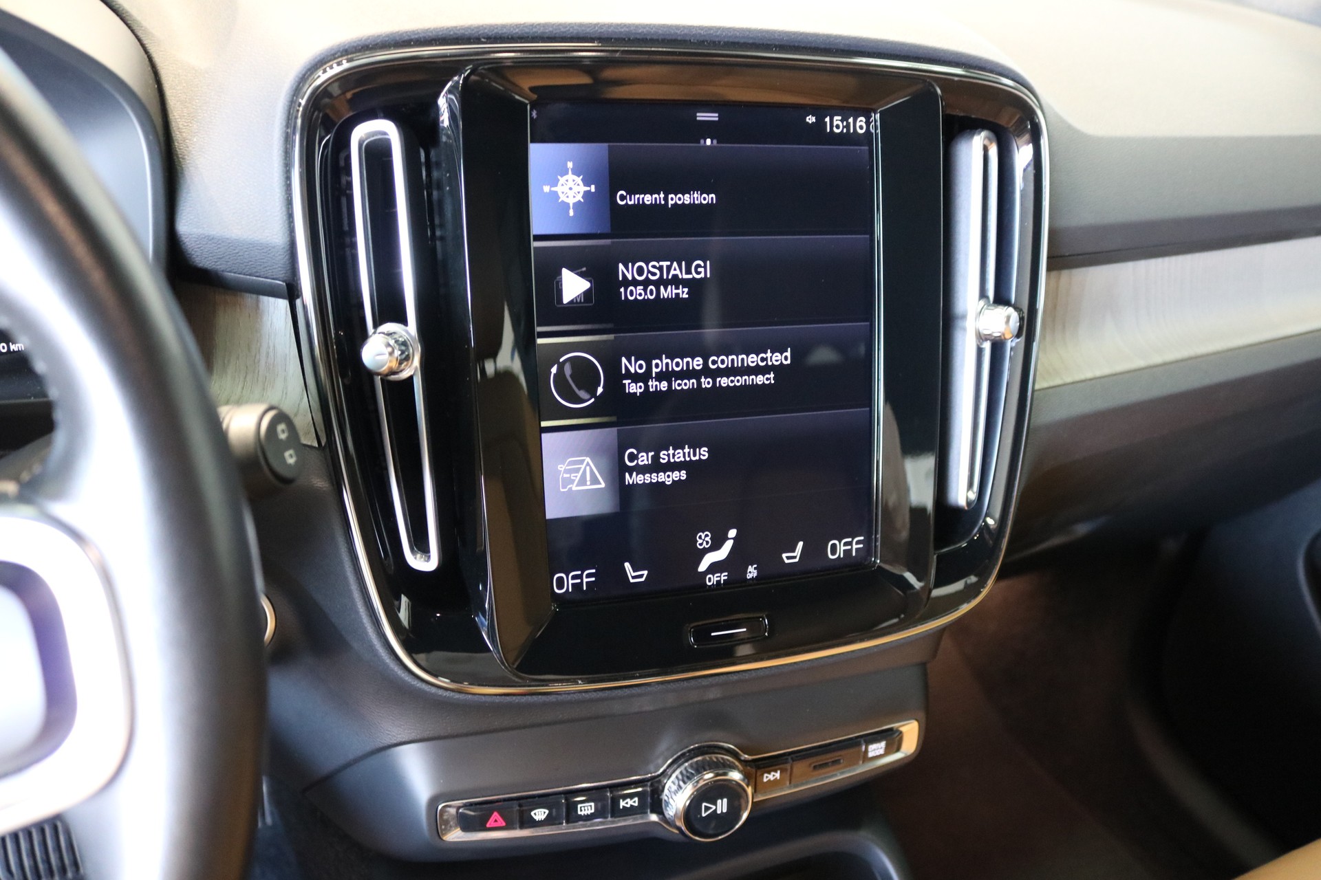 VOLVO XC40 B4 Benzin Mild Hybrid AWD Momentum Geartronic-image-41