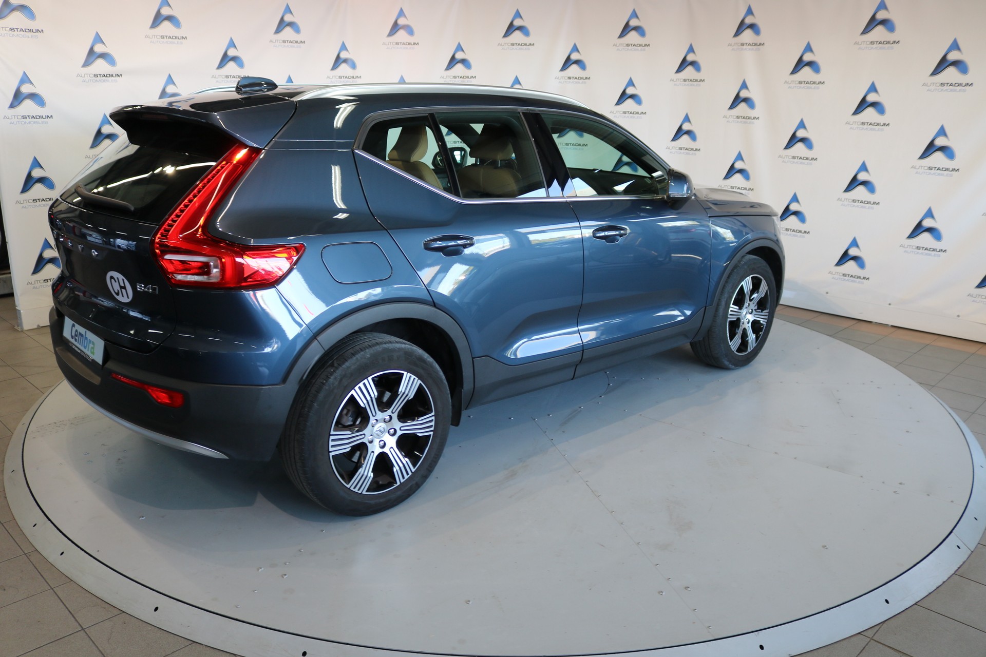 VOLVO XC40 B4 Benzin Mild Hybrid AWD Momentum Geartronic-image-21