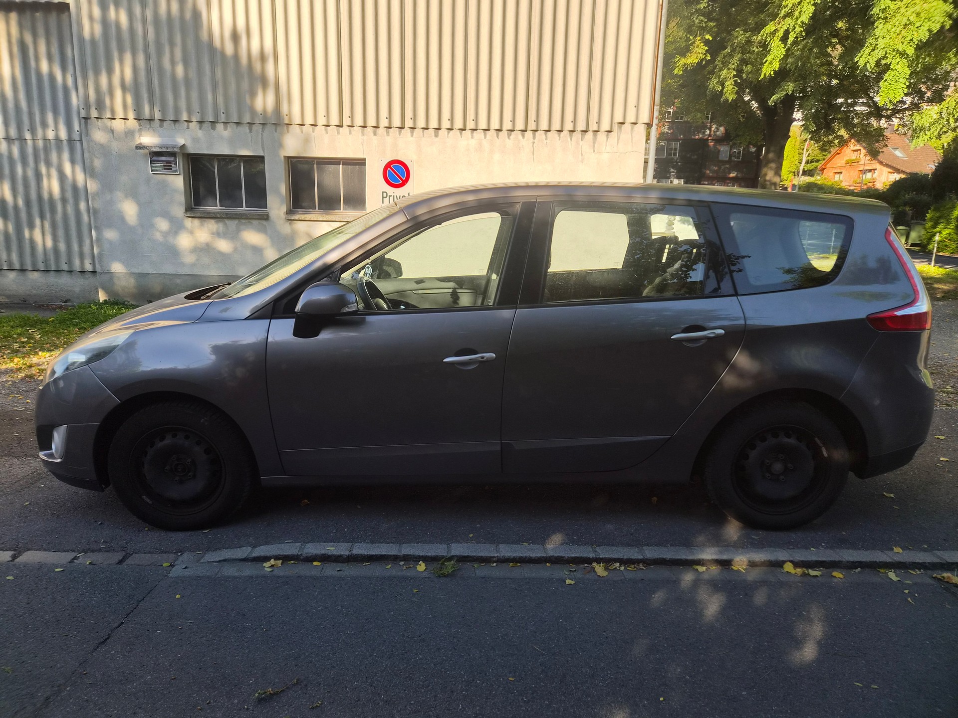 RENAULT Grand Scénic 1.4 16V Turbo Expression-image-4