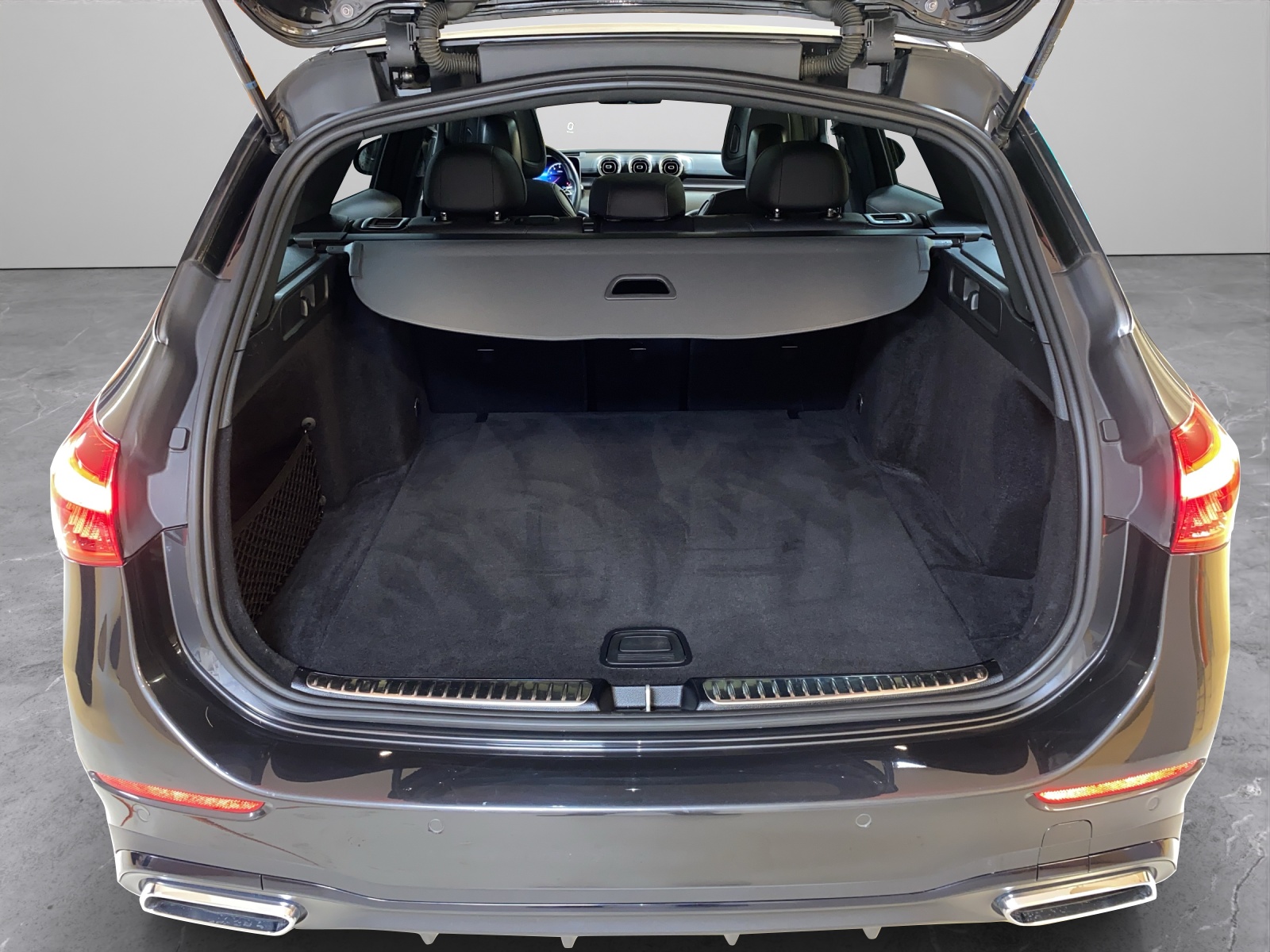 MERCEDES-BENZ C 300 T 4Matic AMG Line-image-13