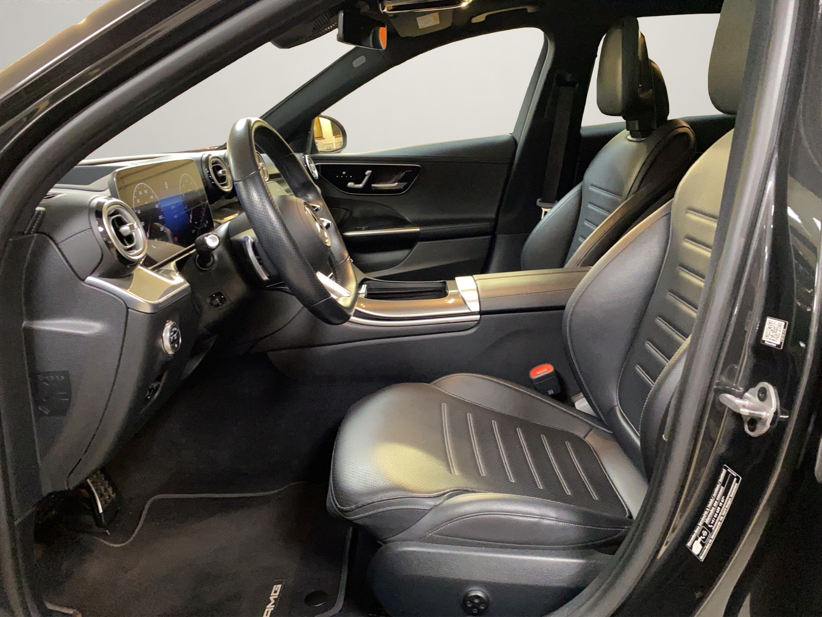 MERCEDES-BENZ C 300 T 4Matic AMG Line-image-7
