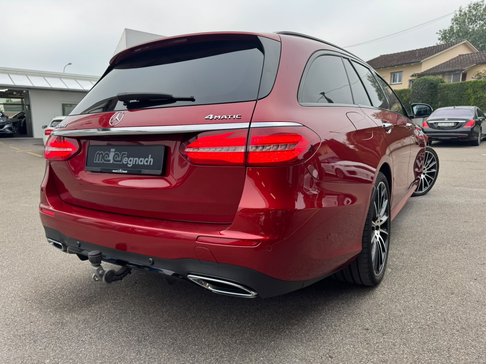 MERCEDES-BENZ E 220 d AMG Line 4Matic 9G-Tronic-image-6