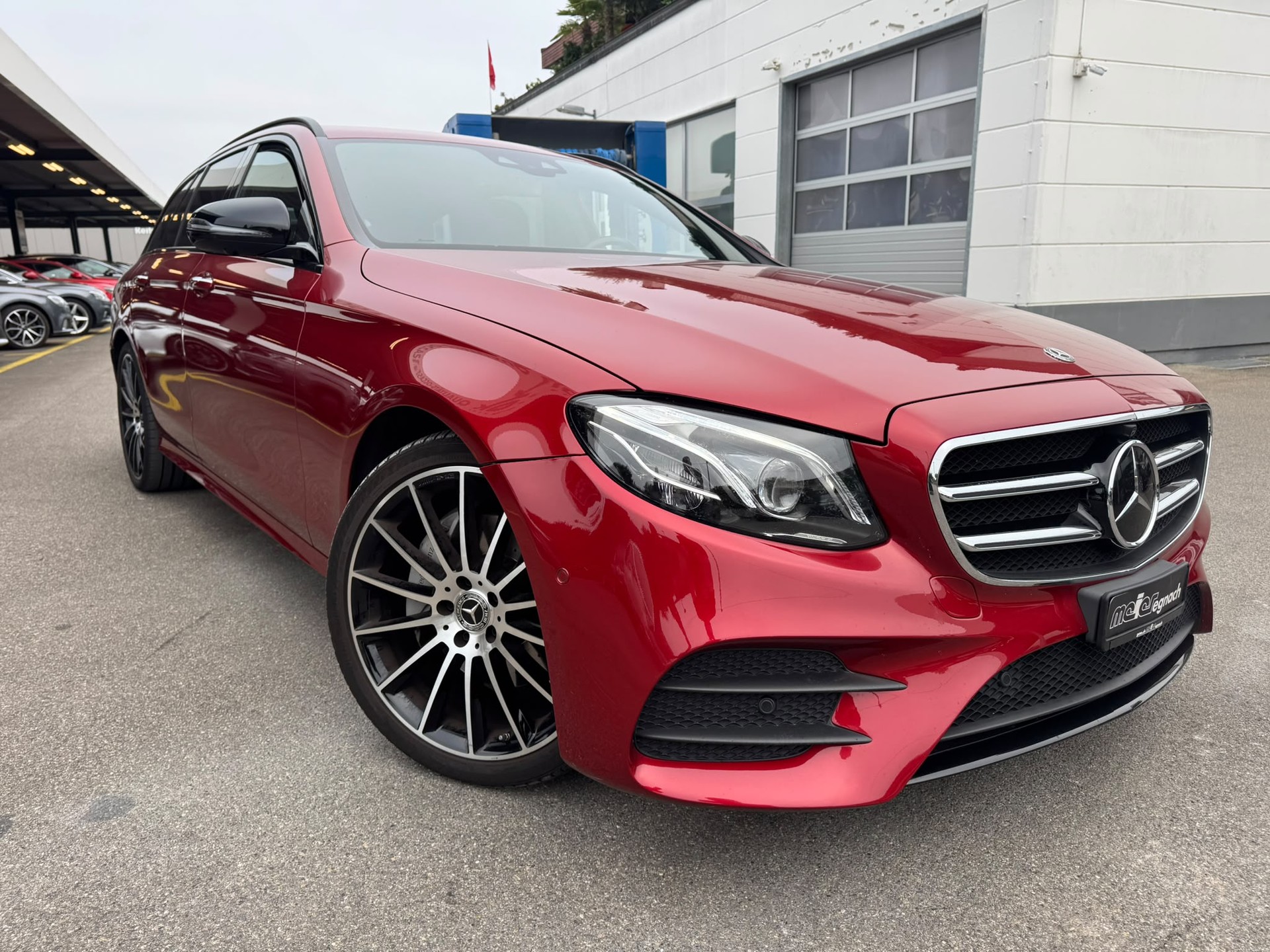 MERCEDES-BENZ E 220 d AMG Line 4Matic 9G-Tronic-image-2