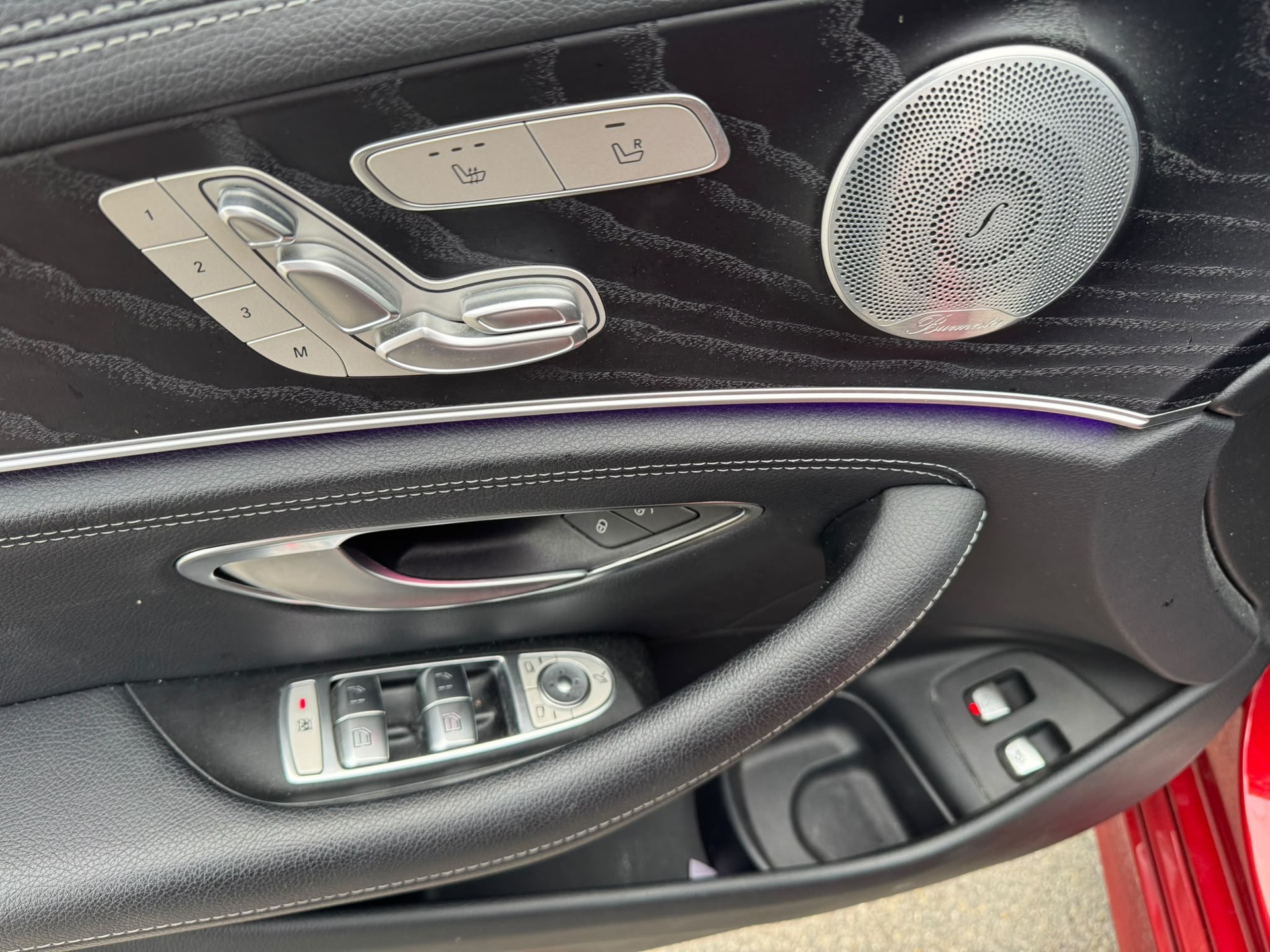 MERCEDES-BENZ E 220 d AMG Line 4Matic 9G-Tronic-image-15