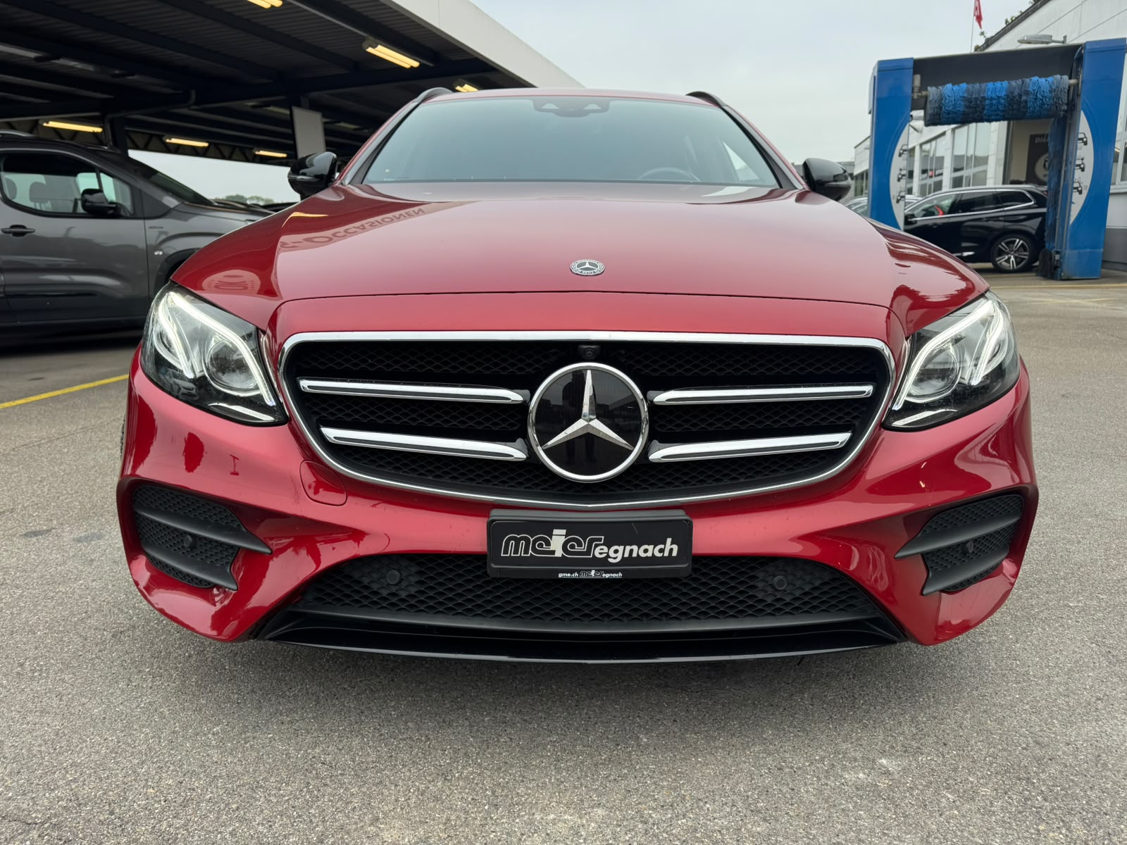 MERCEDES-BENZ E 220 d AMG Line 4Matic 9G-Tronic-image-1
