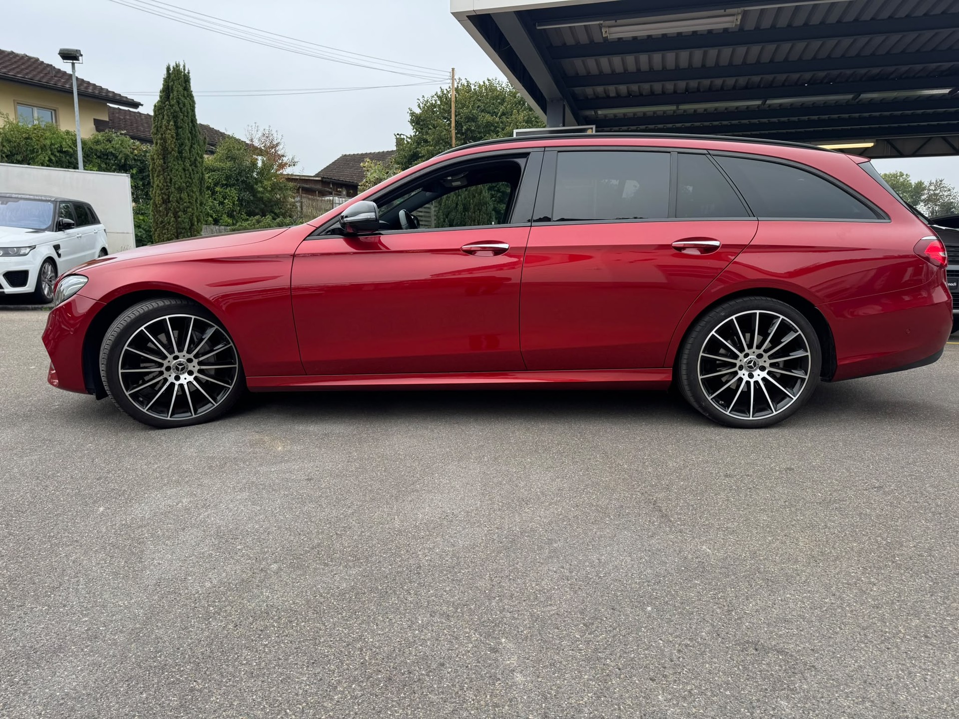MERCEDES-BENZ E 220 d AMG Line 4Matic 9G-Tronic-image-3