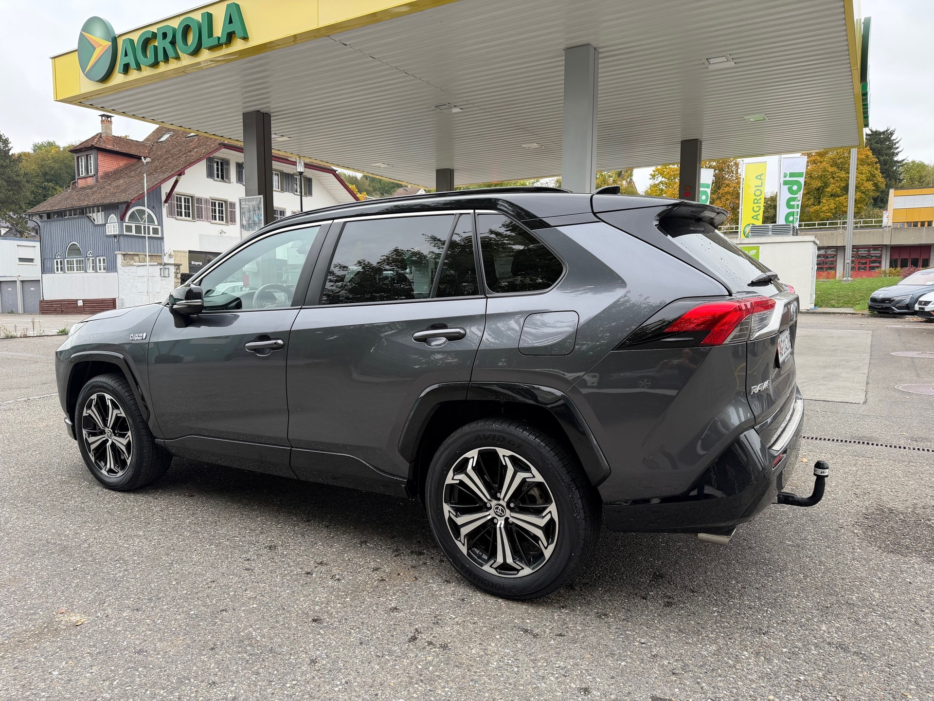 TOYOTA RAV-4 2.5 PHEV Platinum e-CVT 4WD-showroom-element-2