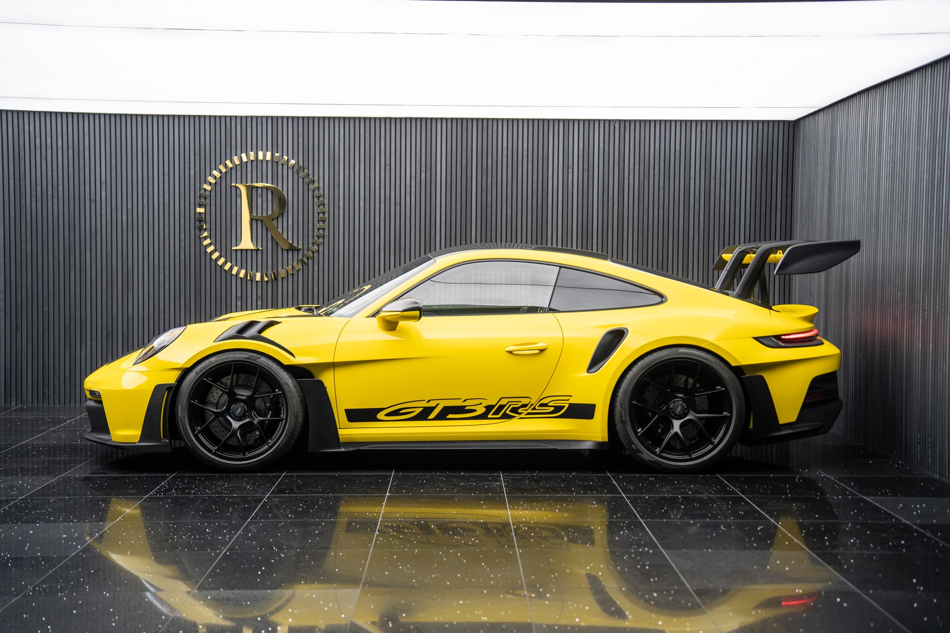 PORSCHE 911 GT3 RS Weissach-image-2