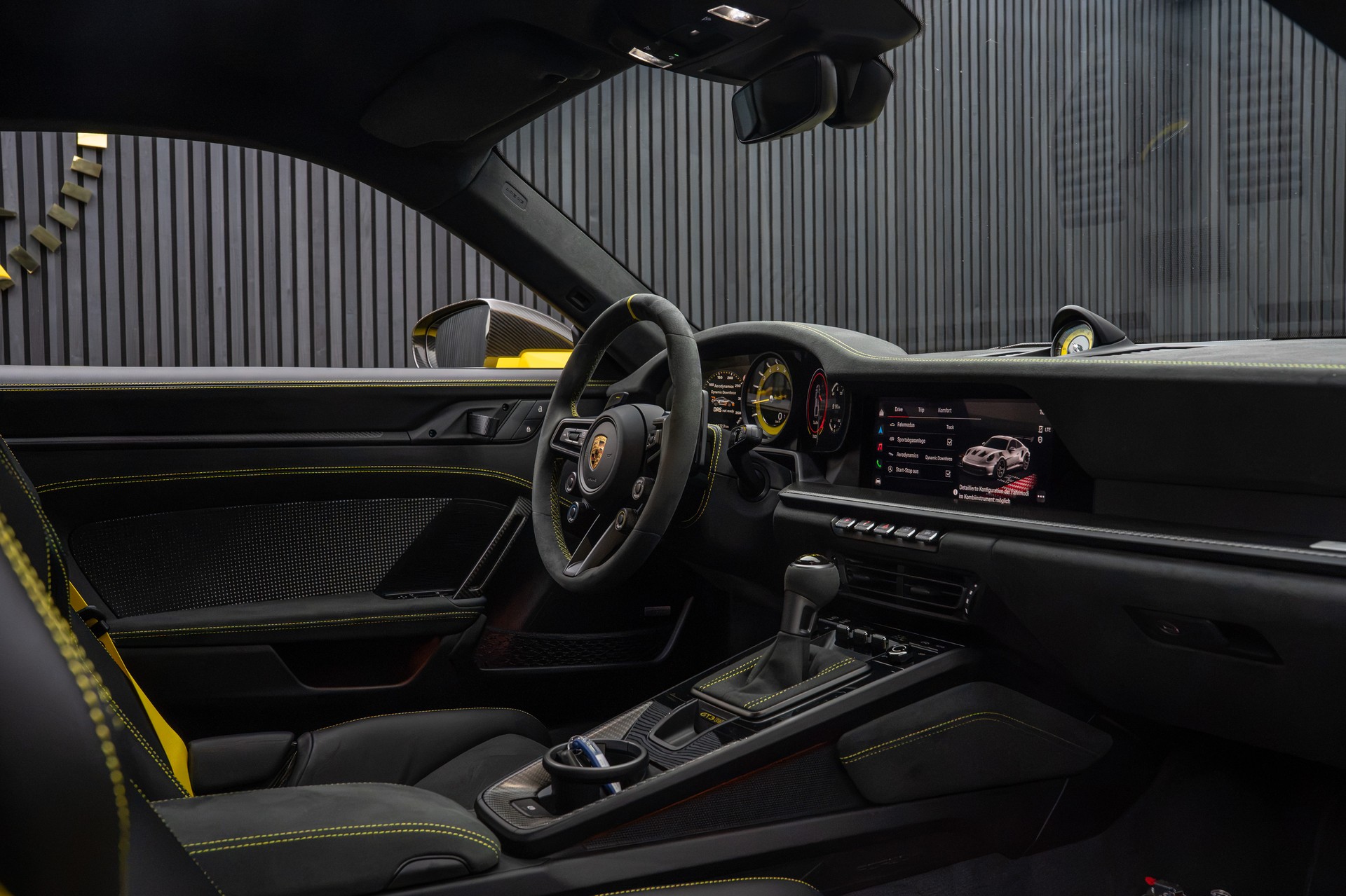 PORSCHE 911 GT3 RS Weissach-image-19