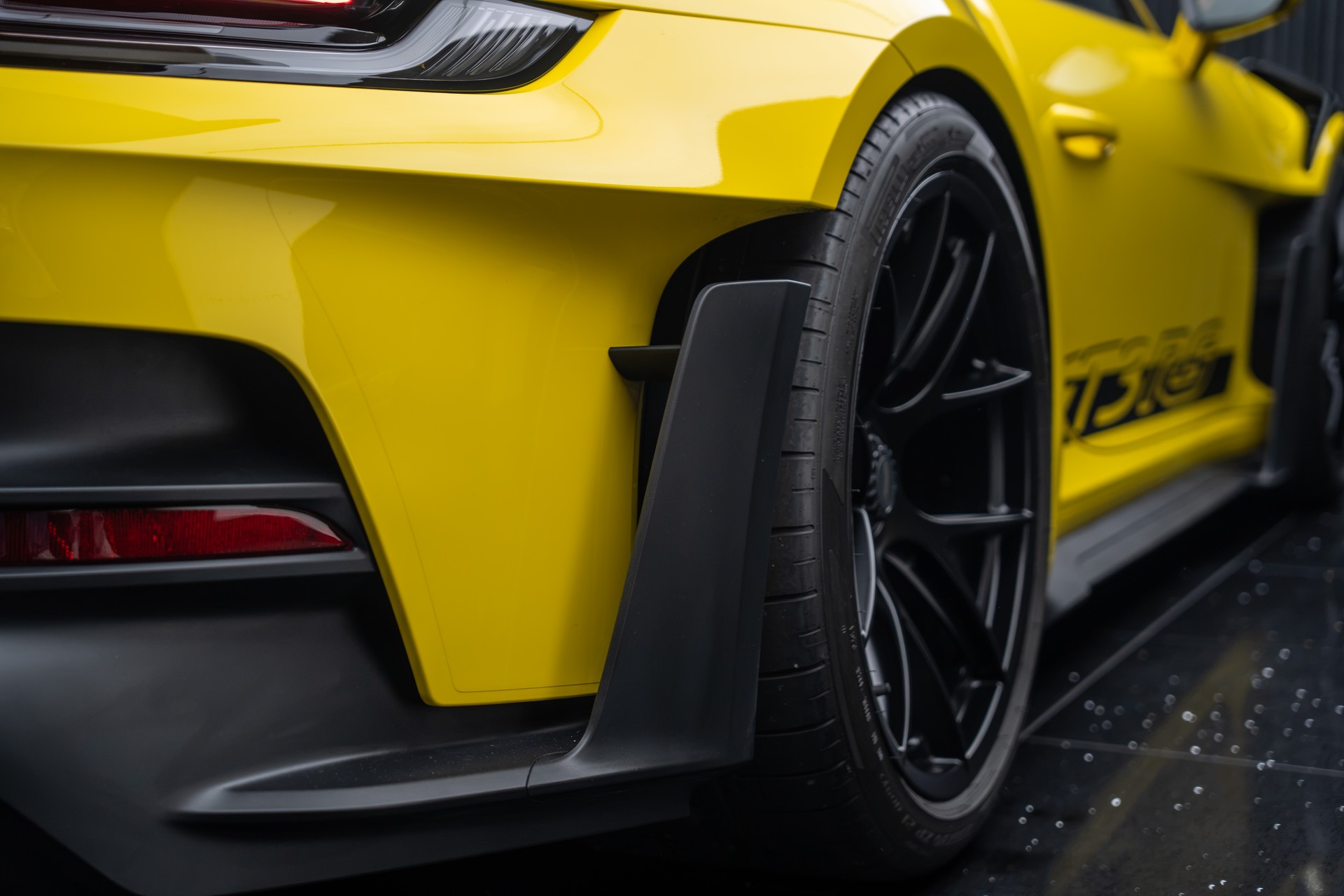 PORSCHE 911 GT3 RS Weissach-image-24