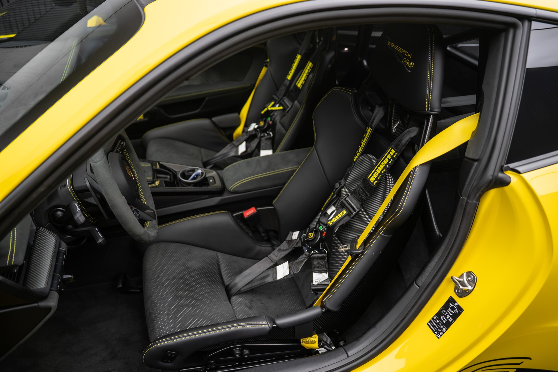 PORSCHE 911 GT3 RS Weissach-image-11