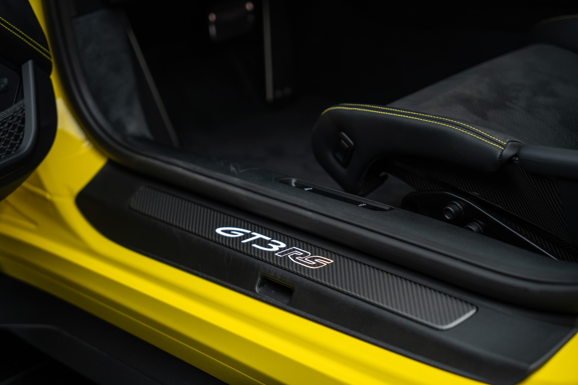 PORSCHE 911 GT3 RS Weissach-image-10