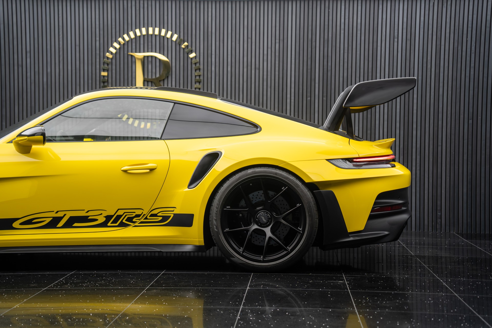 PORSCHE 911 GT3 RS Weissach-image-22
