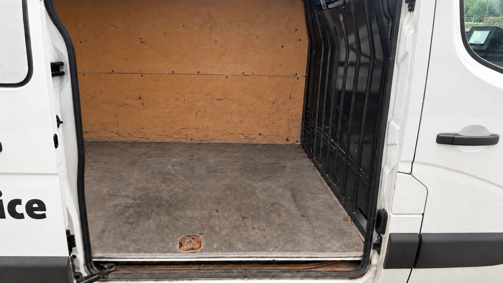 RENAULT Master T35 2.3dCi 135 L2H3-image-10