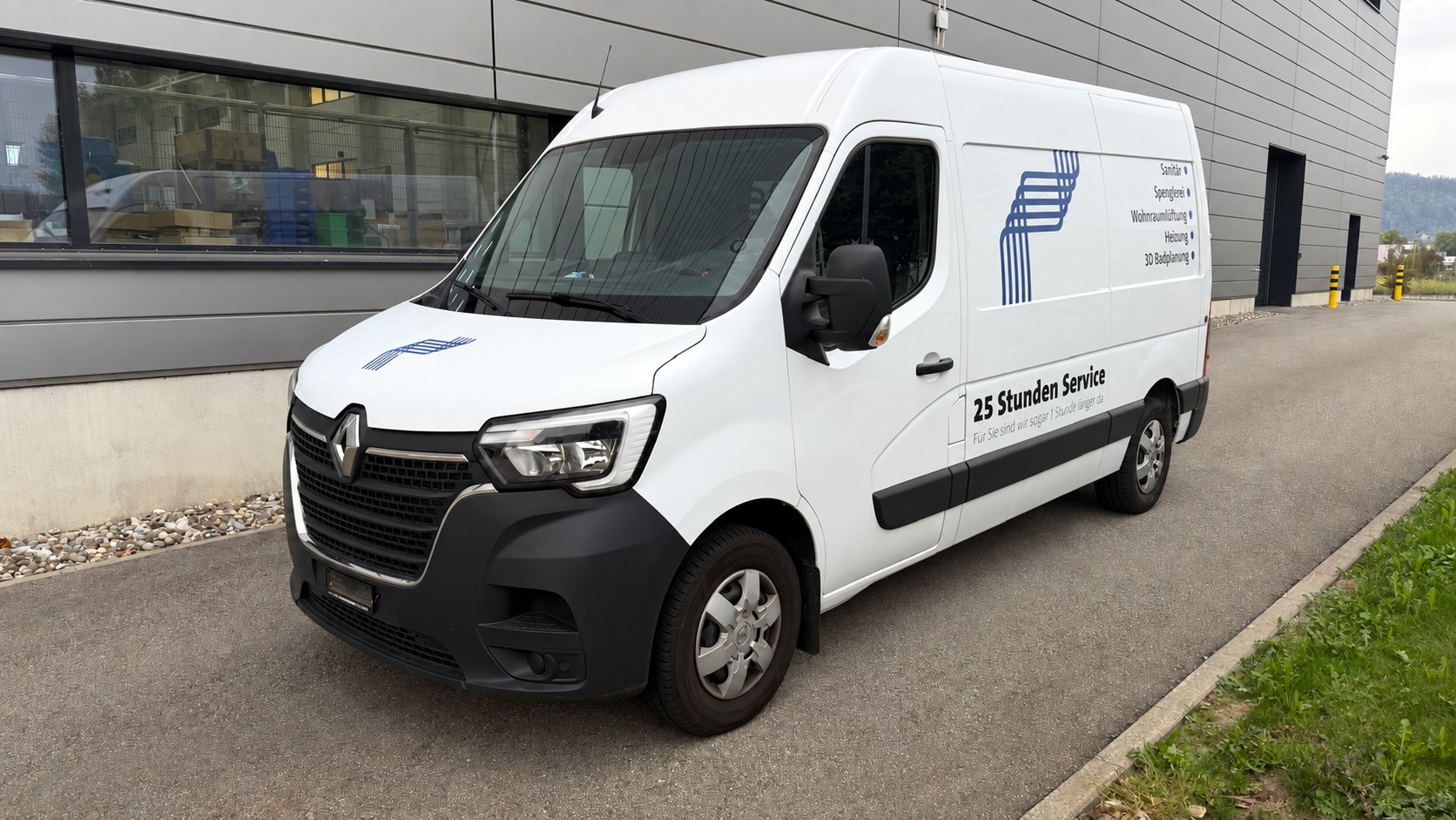 RENAULT Master T35 2.3dCi 135 L2H3-image-0