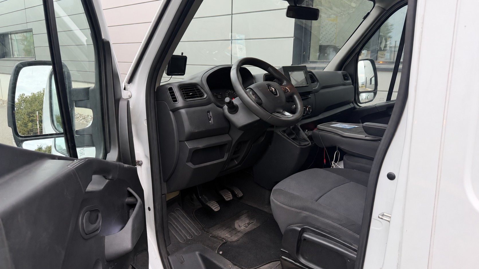 RENAULT Master T35 2.3dCi 135 L2H3-image-7