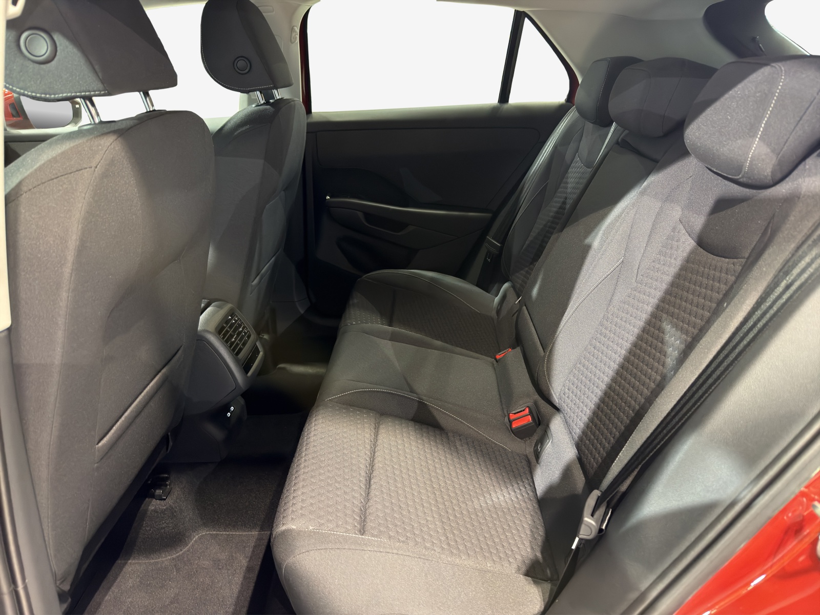 VW T-Roc 1.5 eTSI mHEV Life DSG-image-11