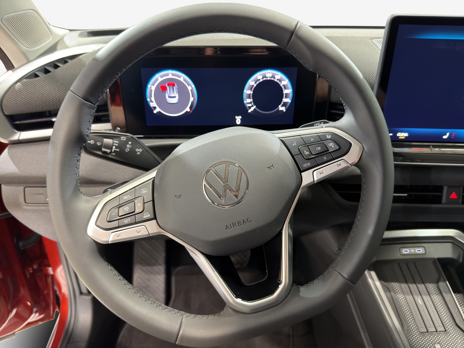 VW T-Roc 1.5 eTSI mHEV Life DSG-image-9