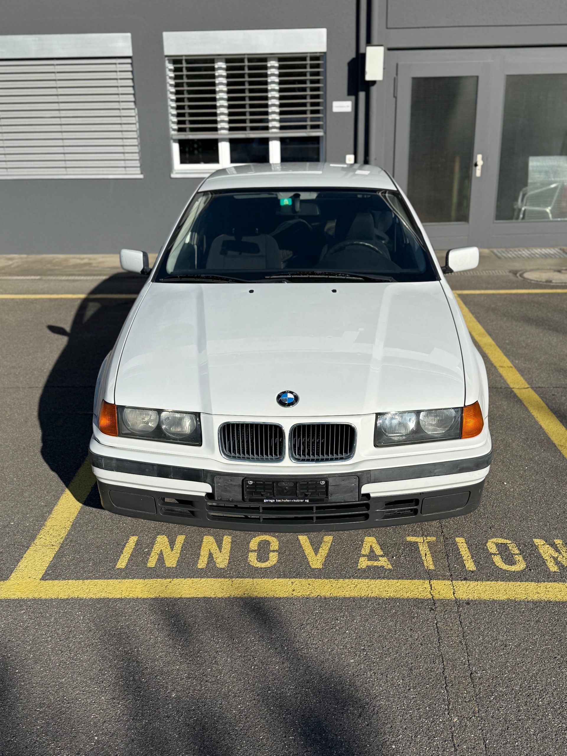 BMW 316i Compact-image-15