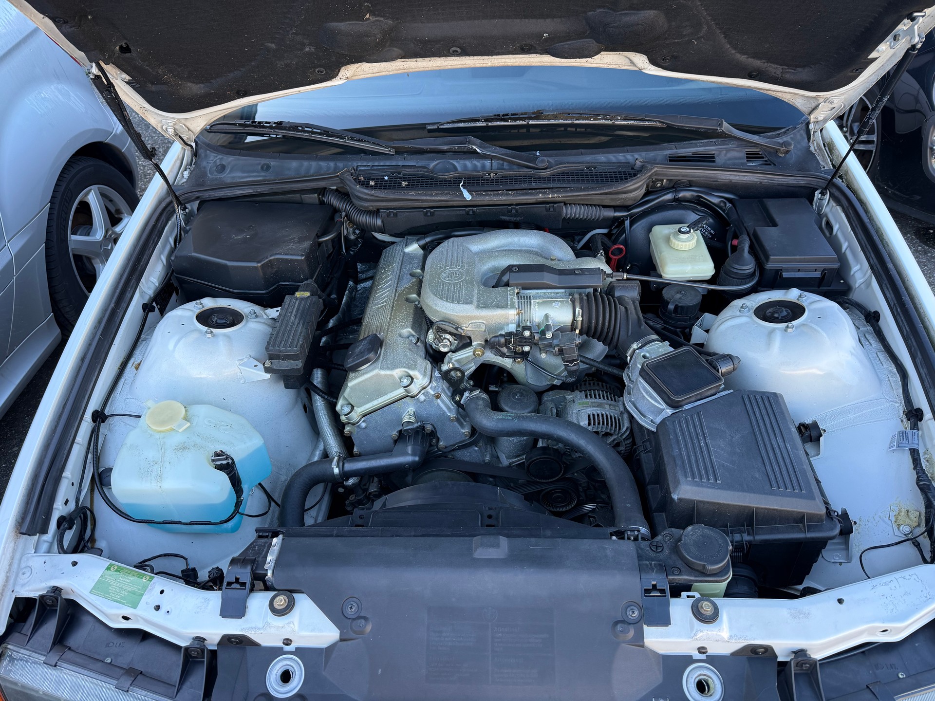 BMW 316i Compact-image-13