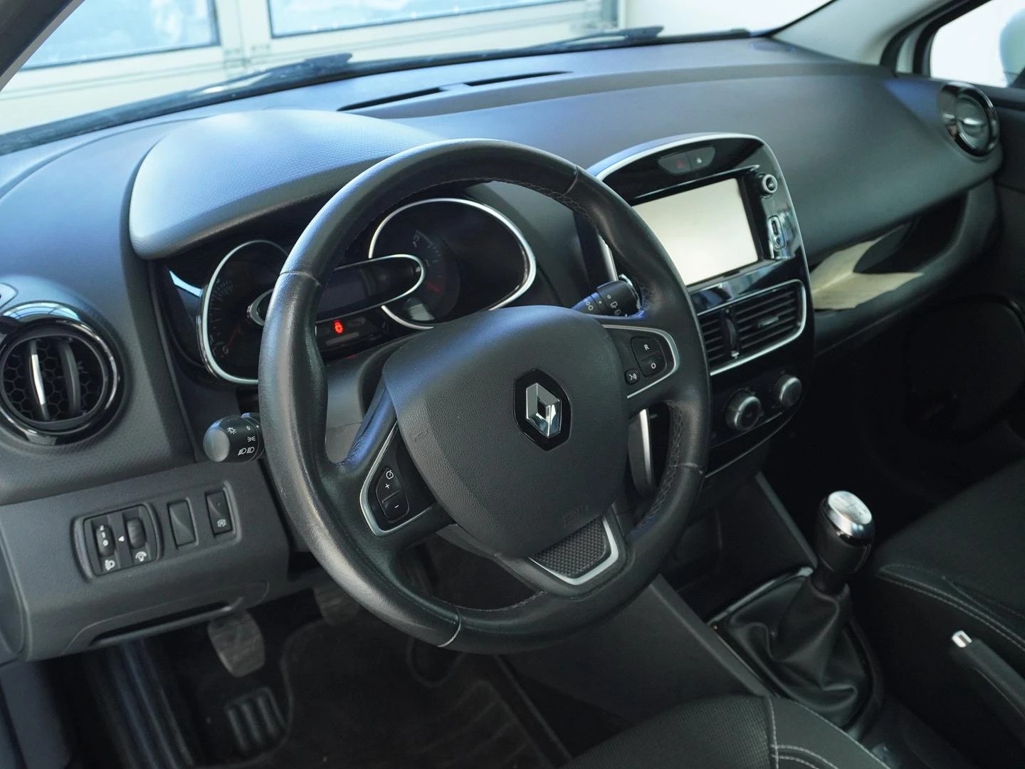 RENAULT Clio 0.9 12V Zen-image-2