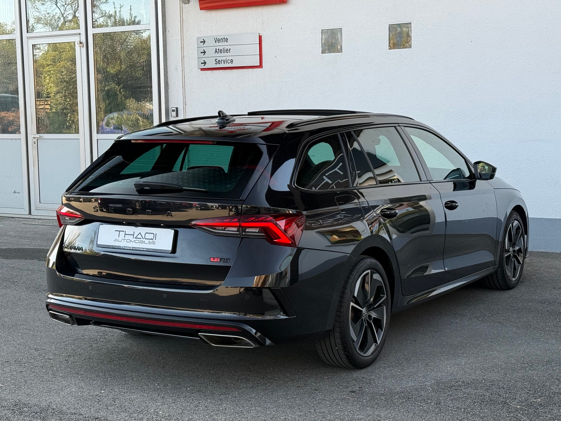 SKODA Octavia Combi 2.0 TSI DSG RS-image-11