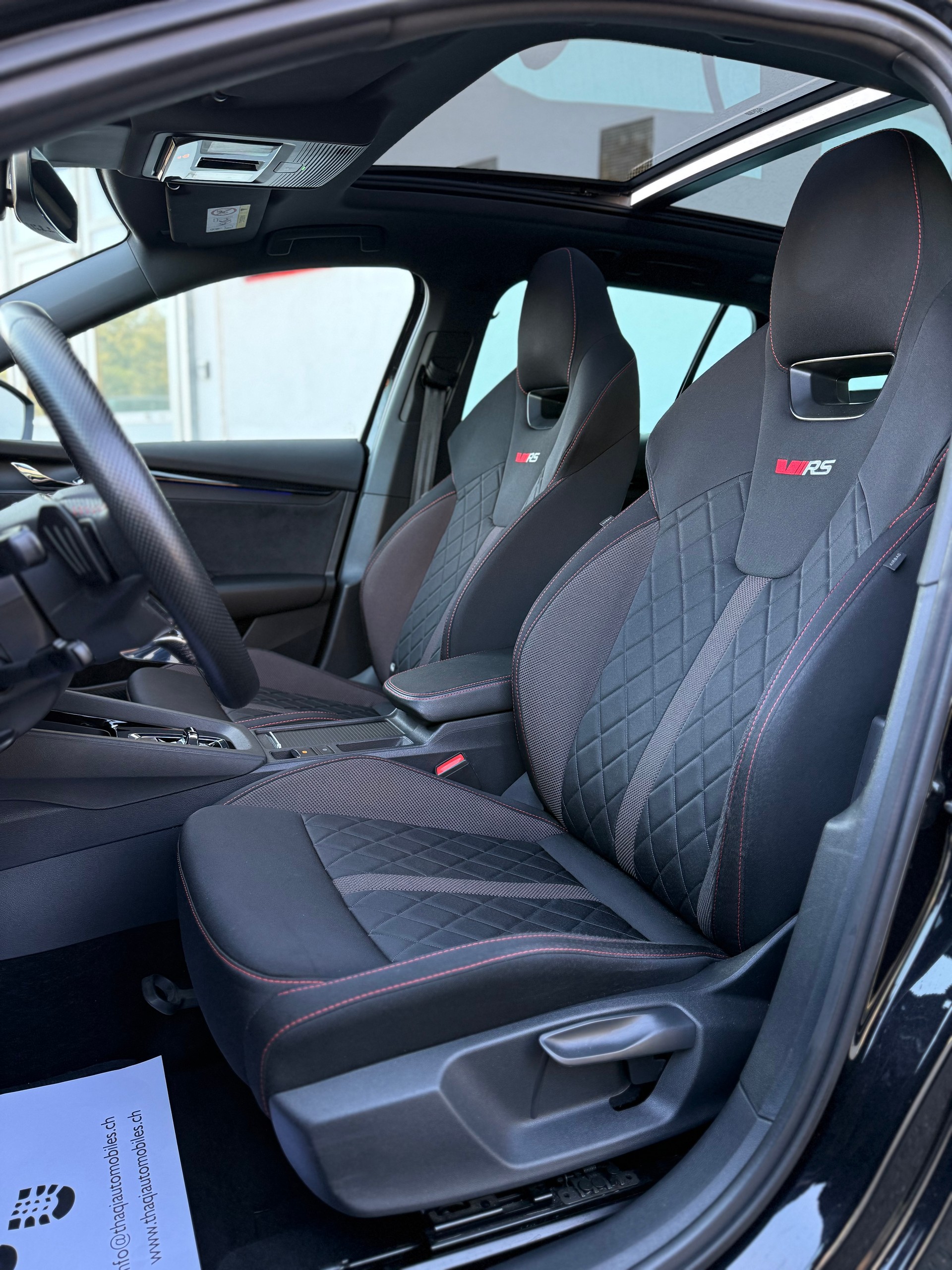 SKODA Octavia Combi 2.0 TSI DSG RS-image-17