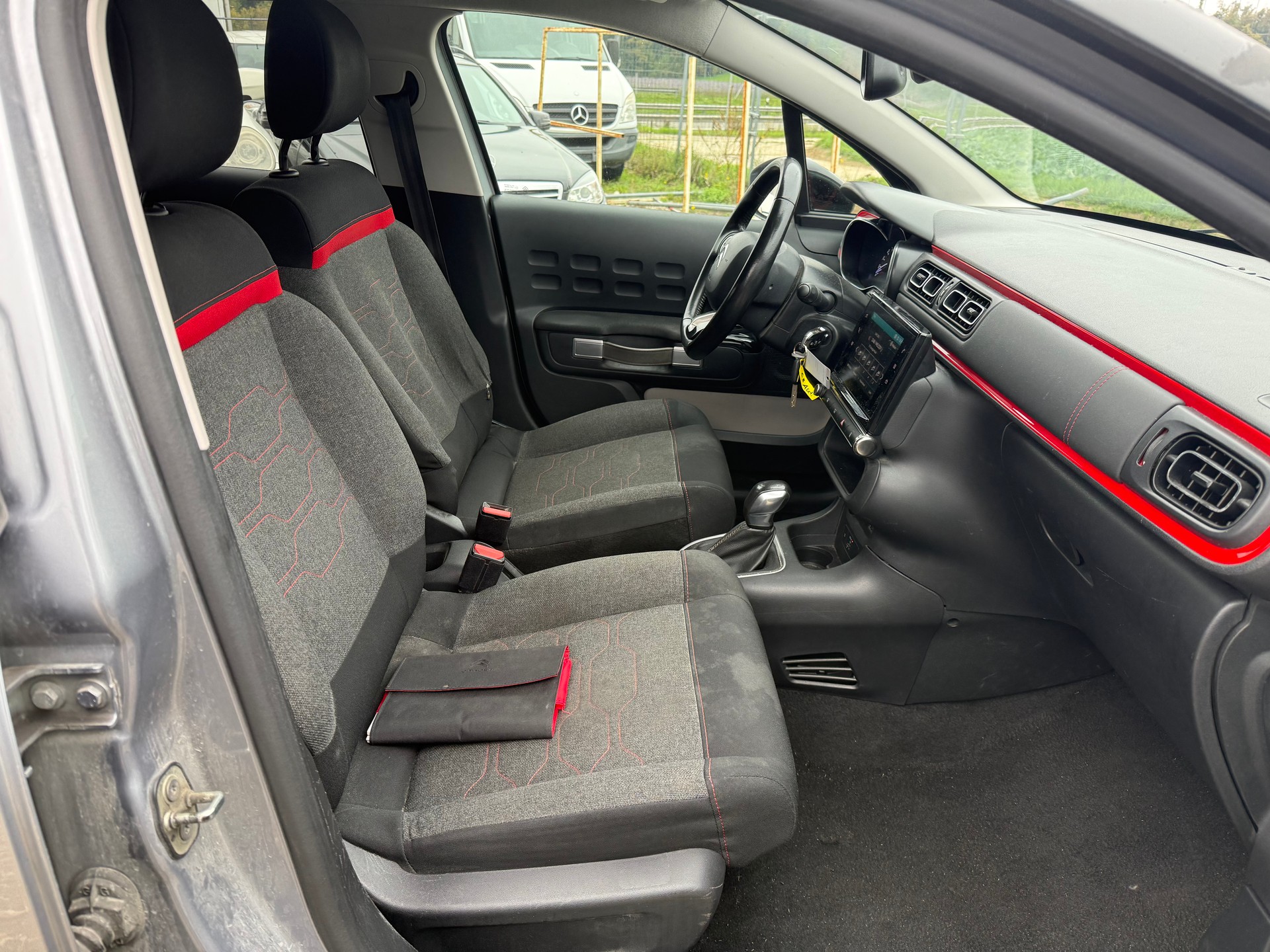 CITROEN C3 1.2i PureTech Elle EAT6-image-12