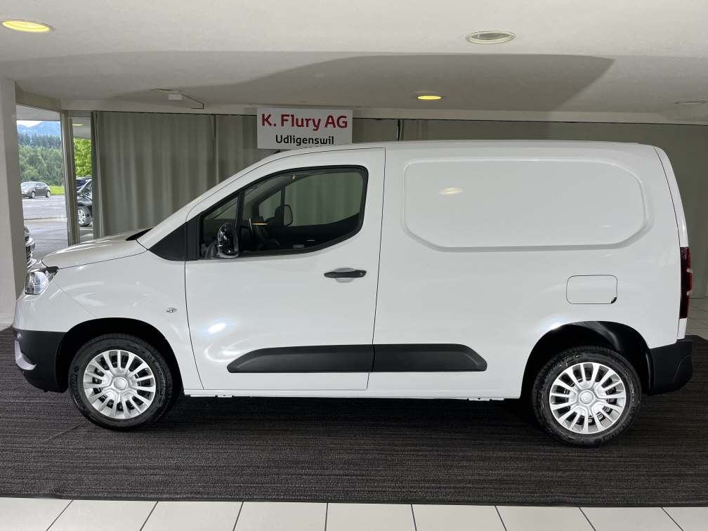 TOYOTA PROACE CITY Van L1 1.5 D Active-image-1