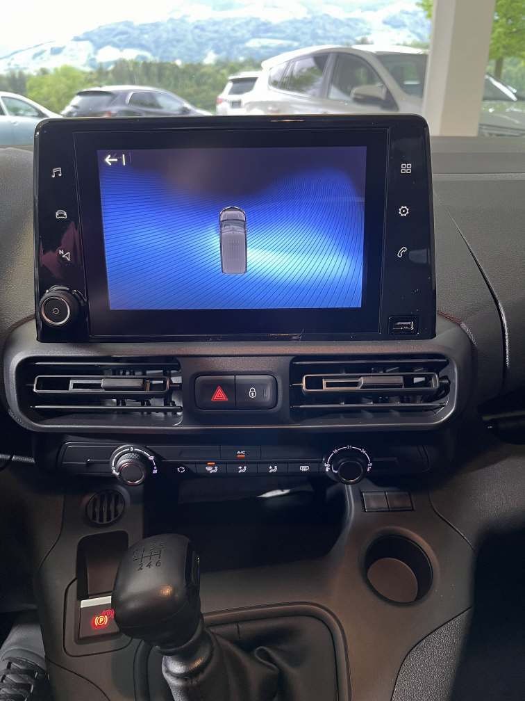 TOYOTA PROACE CITY Van L1 1.5 D Active-image-6
