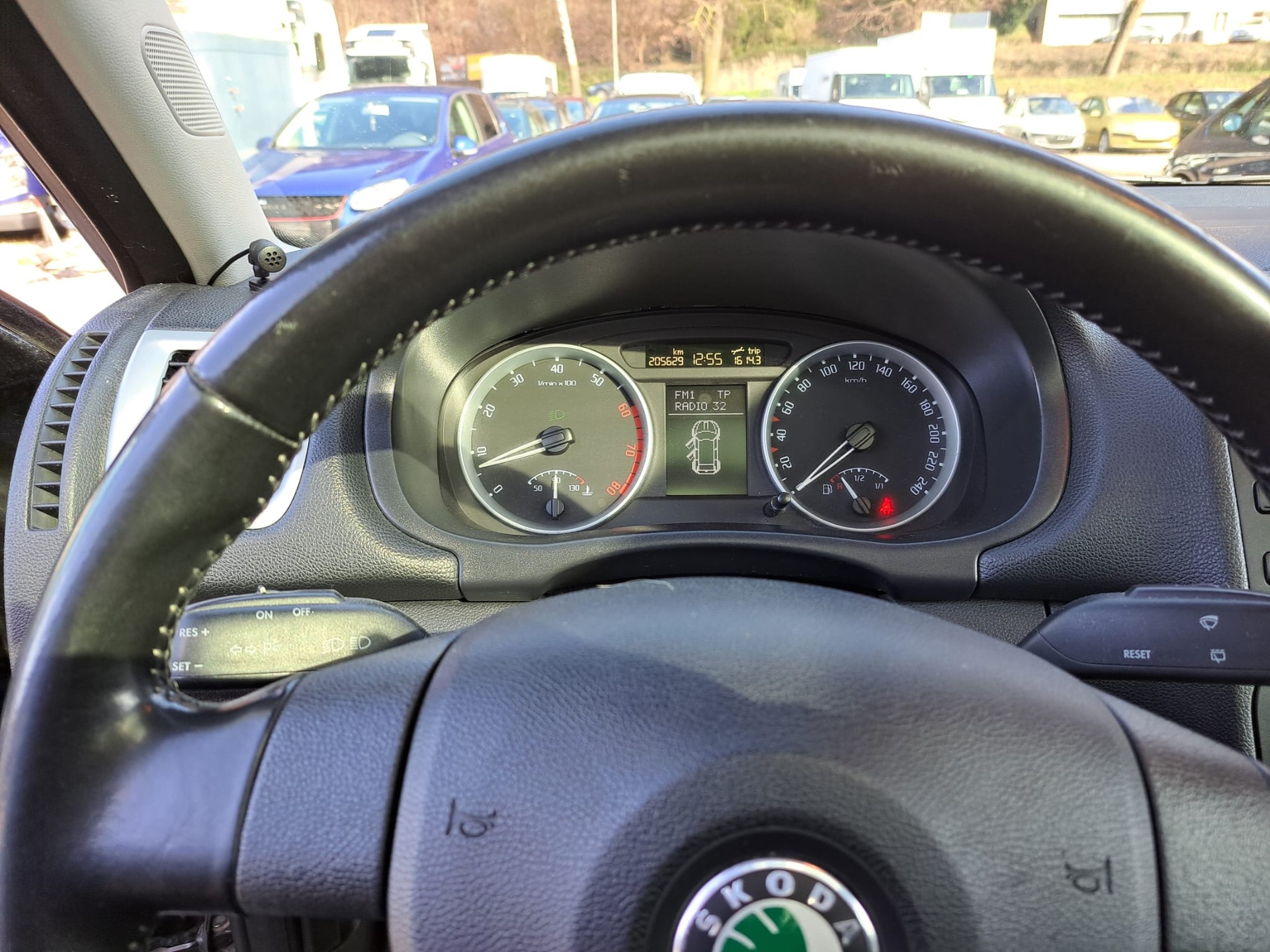 SKODA Roomster 1.6 Cooly-image-13