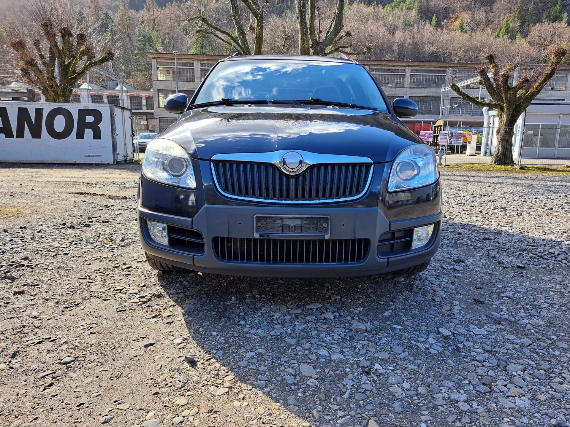 SKODA Roomster 1.6 Cooly-image-1
