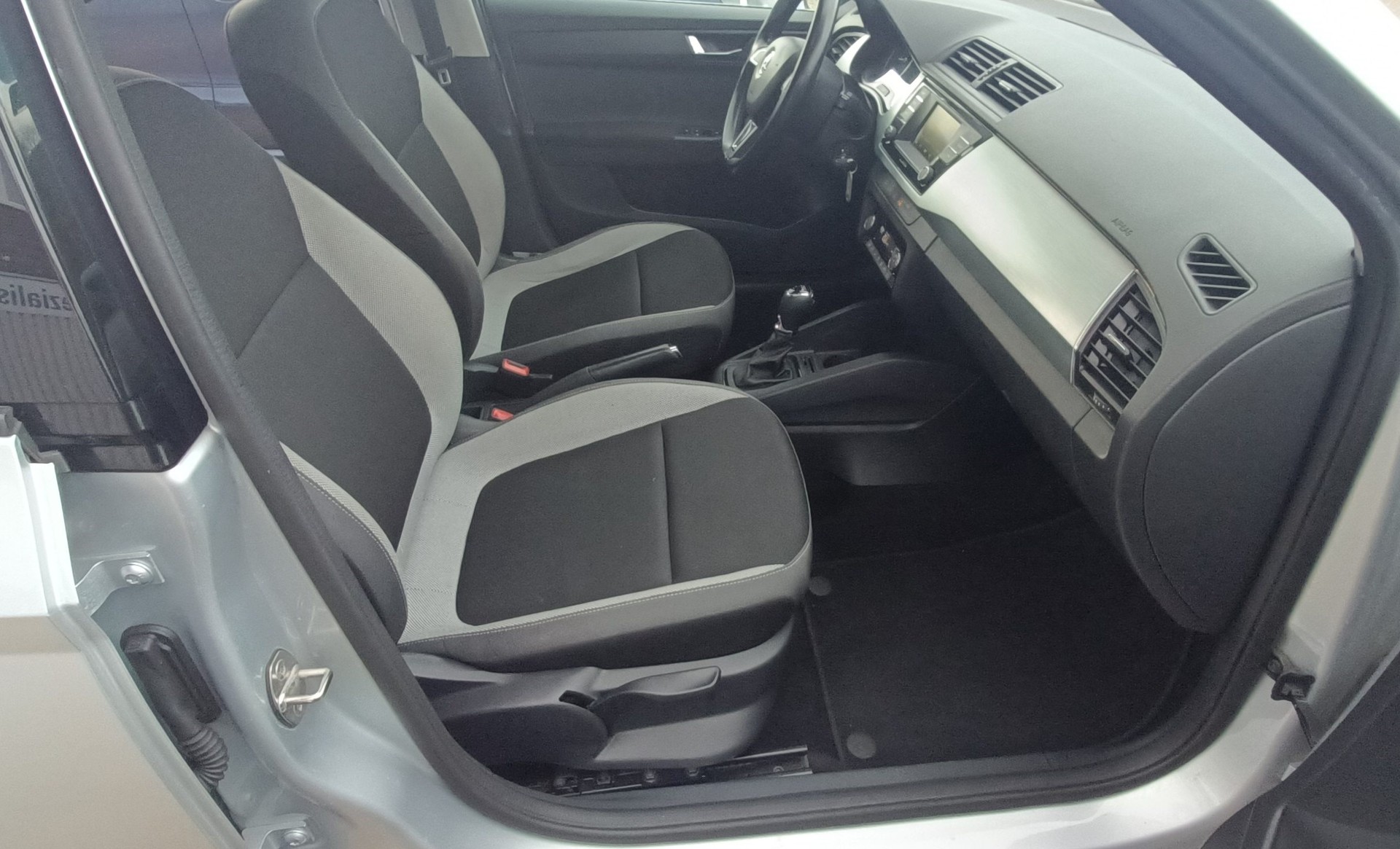 SKODA Fabia 1.2 TSI Ambition DSG-image-11