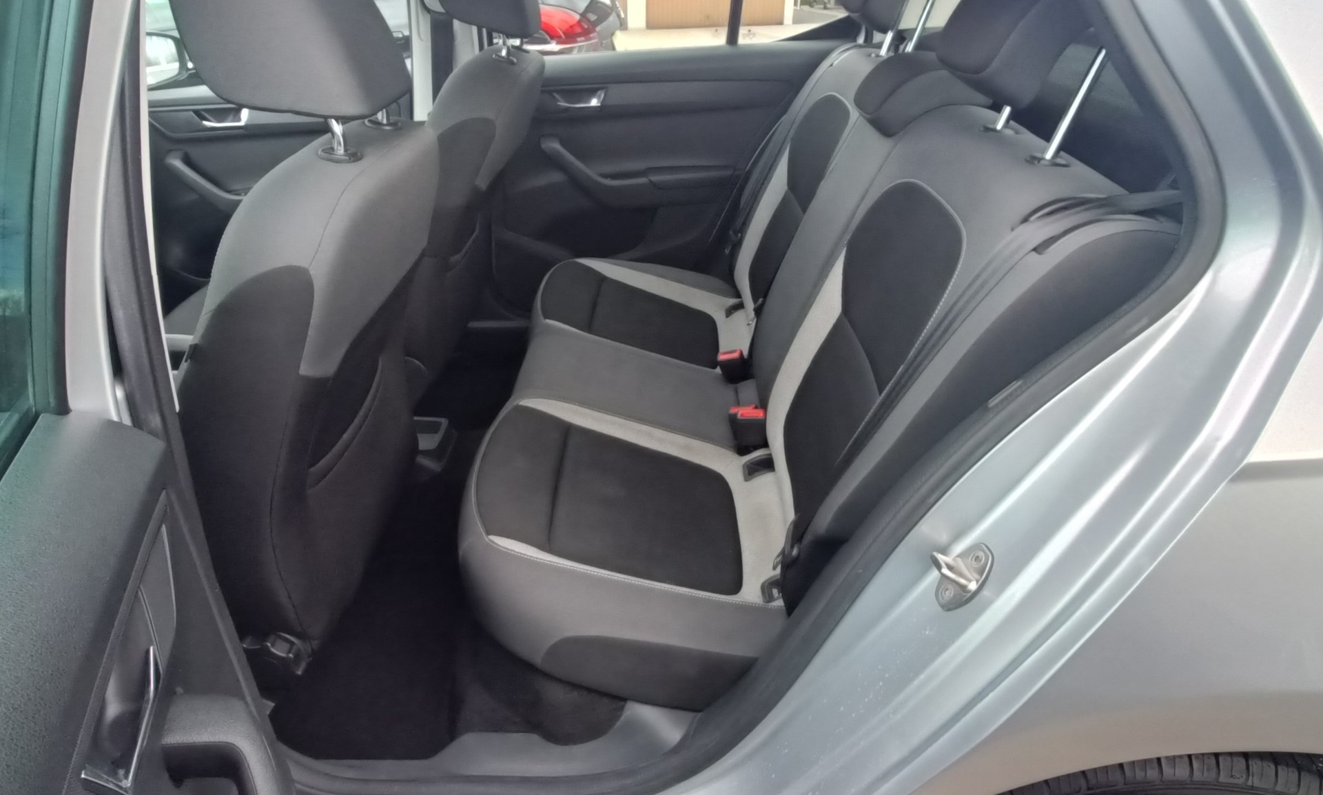 SKODA Fabia 1.2 TSI Ambition DSG-image-9