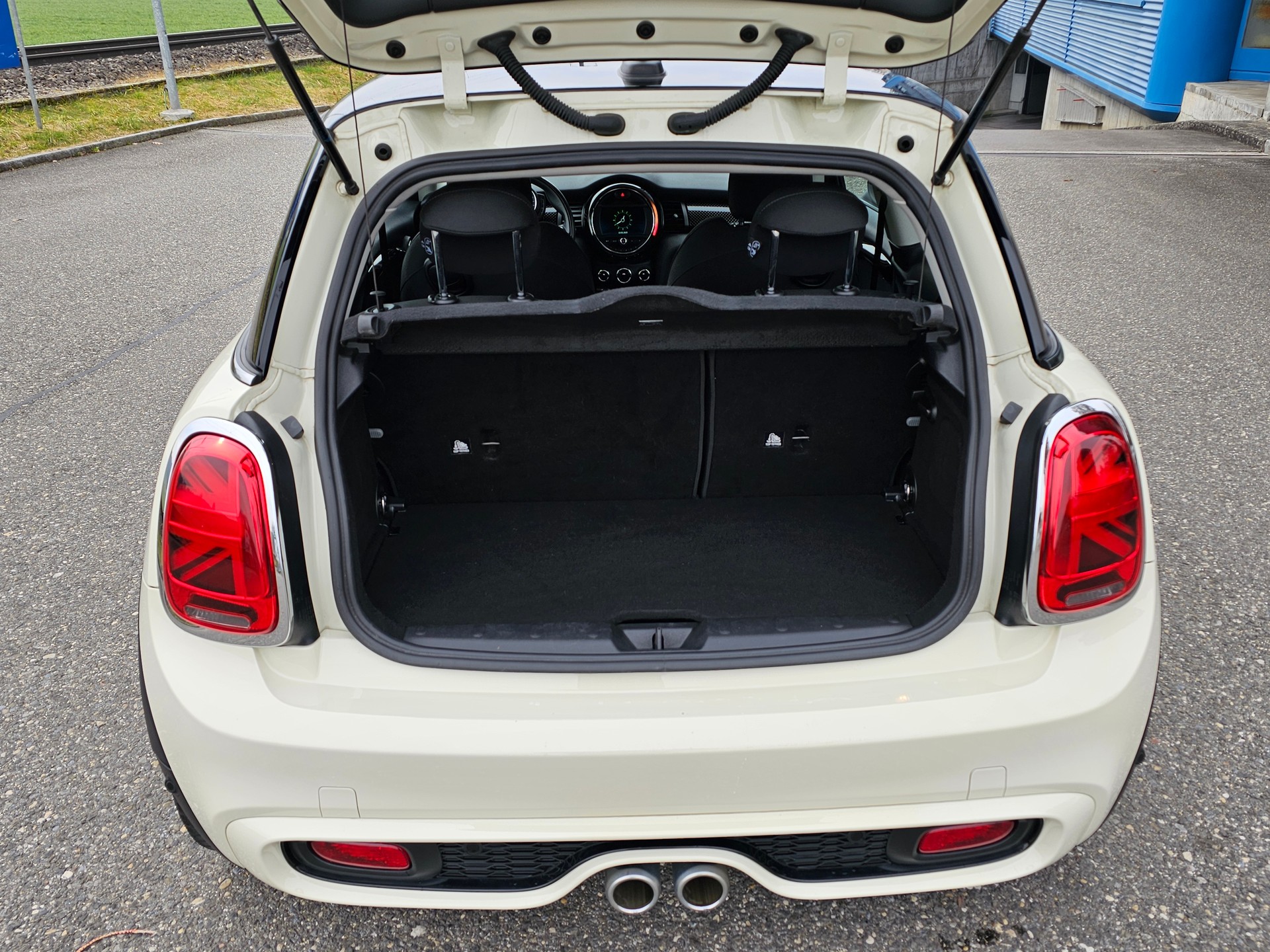 MINI Mini Cooper S-image-12
