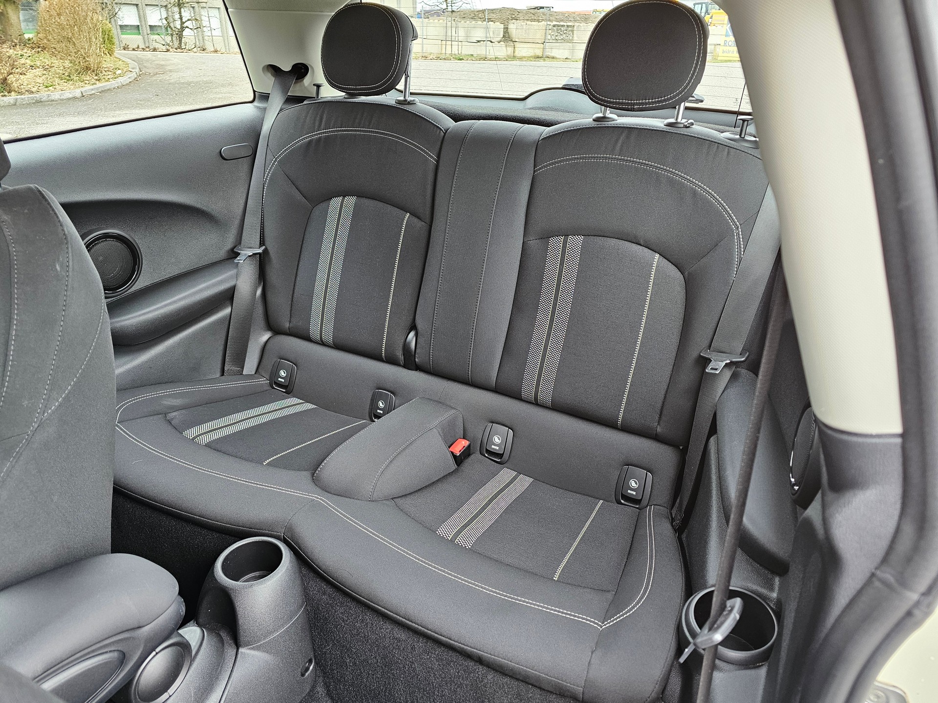 MINI Mini Cooper S-image-11