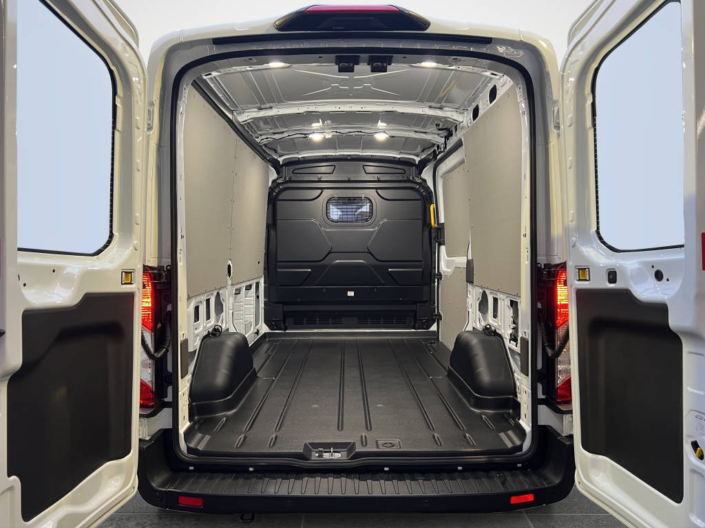 FORD Transit Van 310 L2H2 2.0 EcoBlue 130 Trend-image-12
