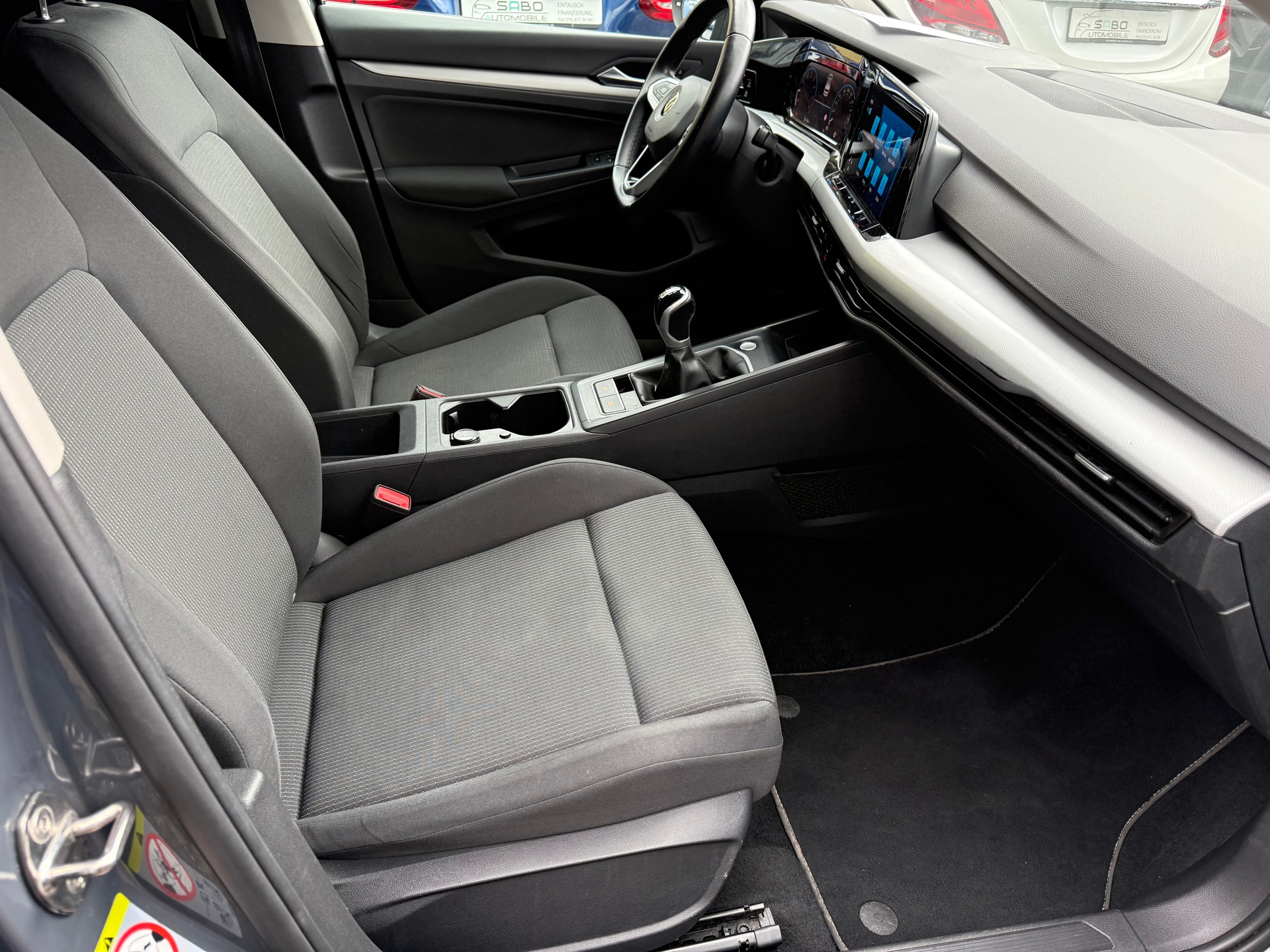VW Golf 1.0 TSI Value-image-4