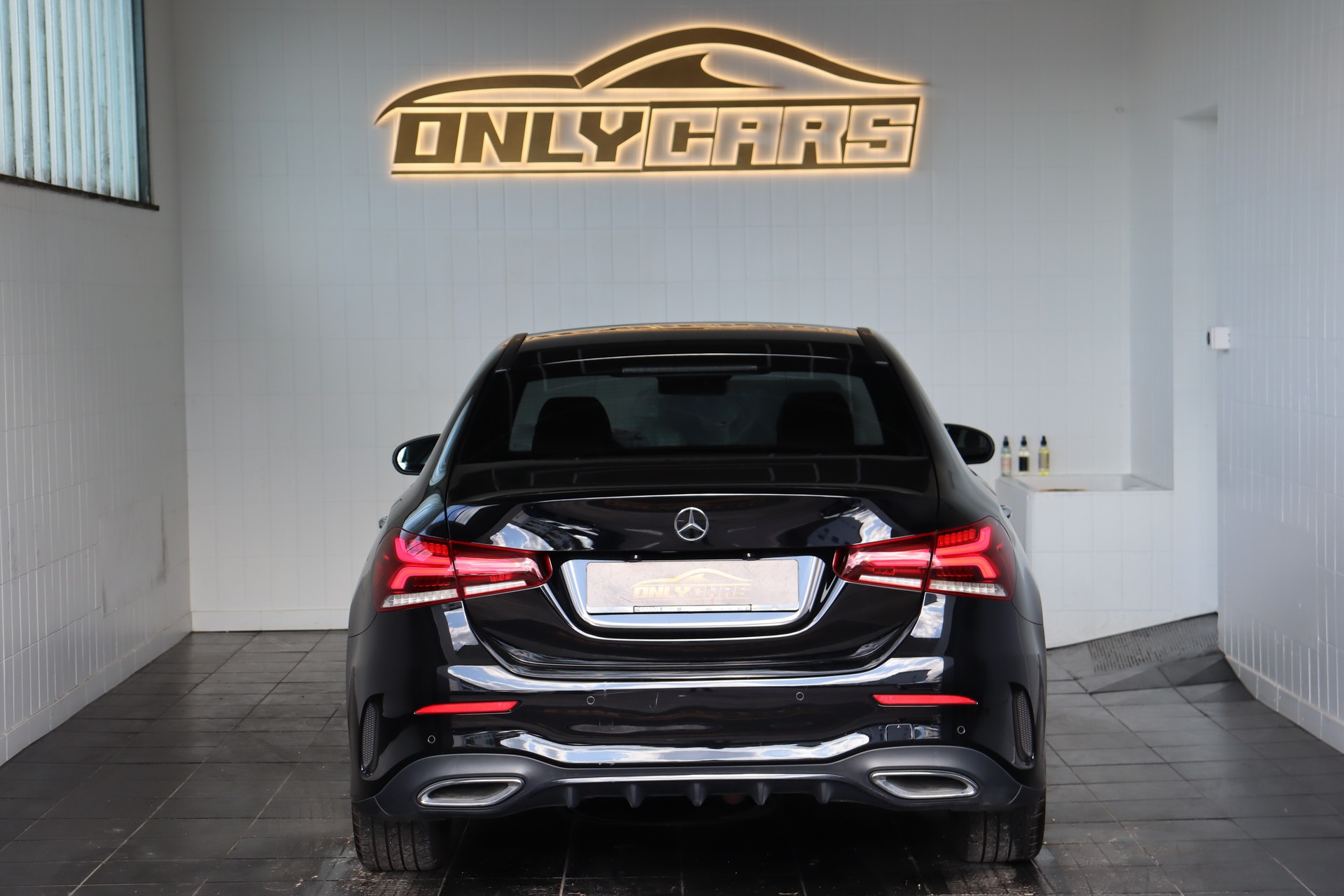 MERCEDES-BENZ A 250 4Matic AMG Line 4Matic 7G-DCT-image-2