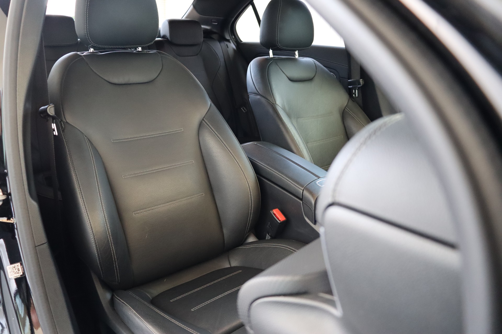 MERCEDES-BENZ A 250 4Matic AMG Line 4Matic 7G-DCT * 360 GRAD KAMERA * FAHRASSISTENZ-PAKET * SCHIEBEDACH *-image-15